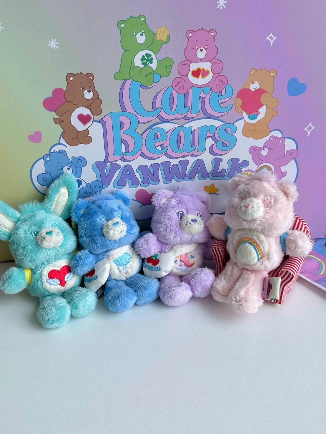 現貨 正版聯名 Care bears 彩虹熊 愛心小熊 絨毛鈴鐺 背包系列 鑰匙圈 吊飾