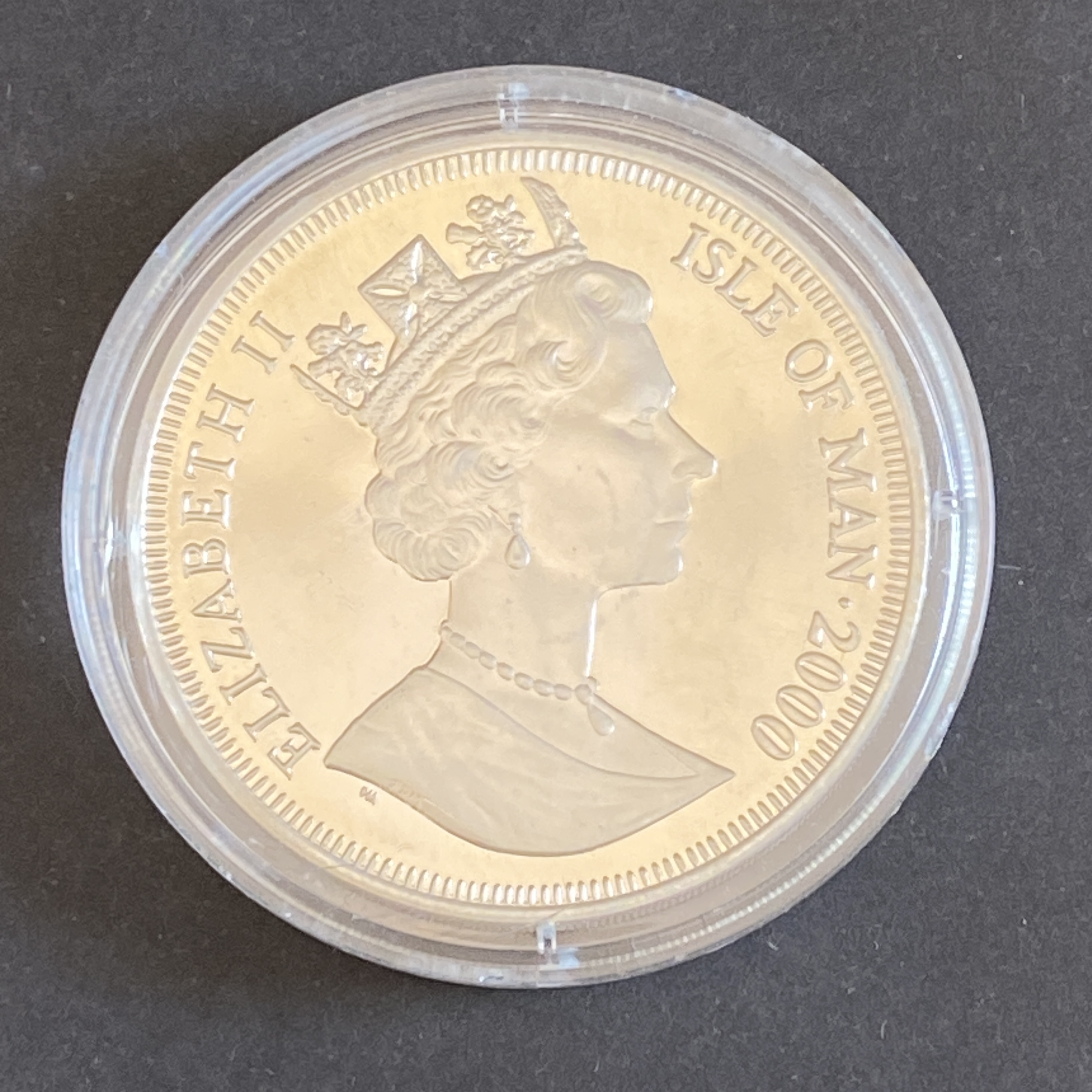 2000 Isle of Man - The Life and Times of the Queen Mother: King George VI with Queen and daughters 1 crown silver coin (92.5% silver)
