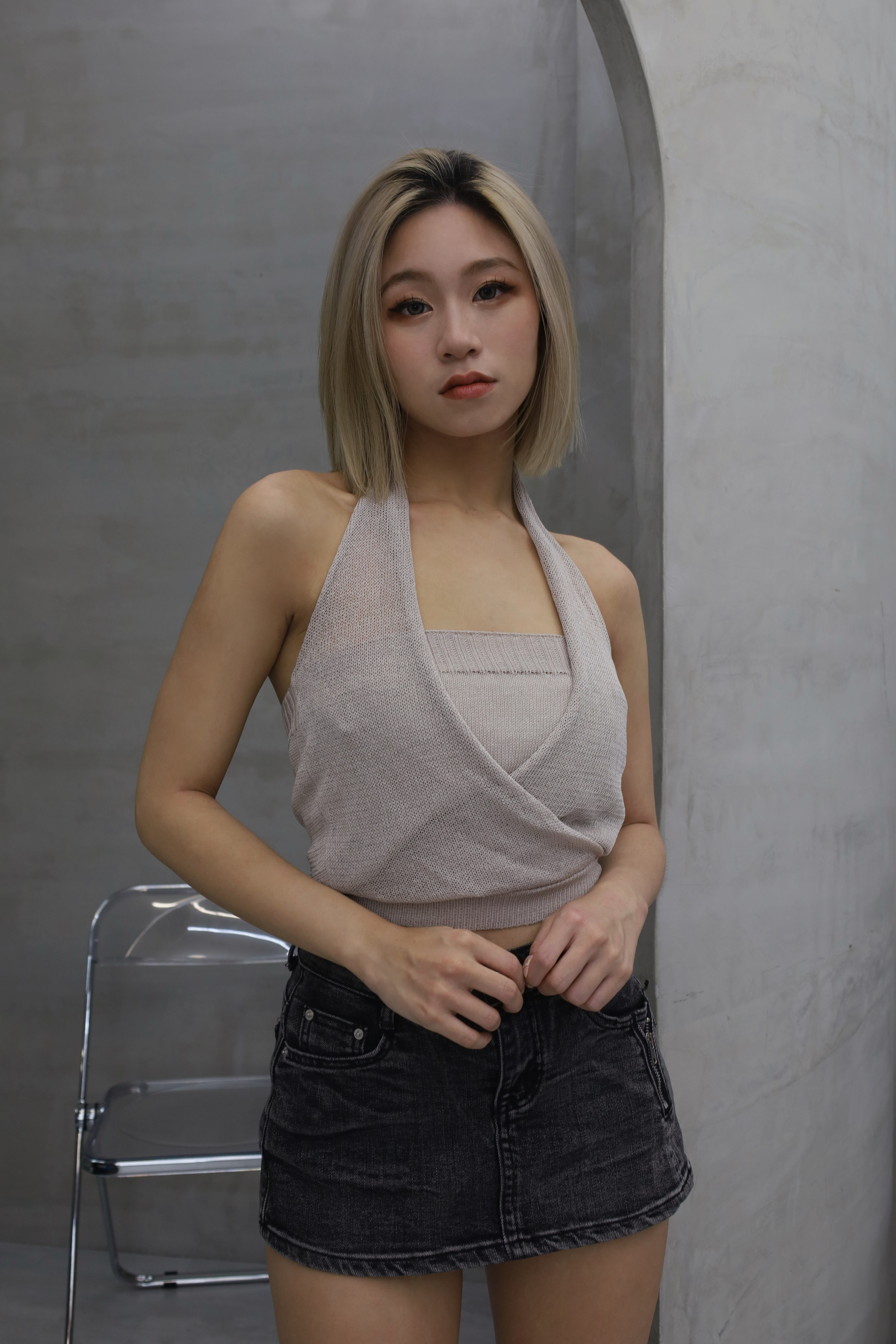 針織繞脖平口上衣