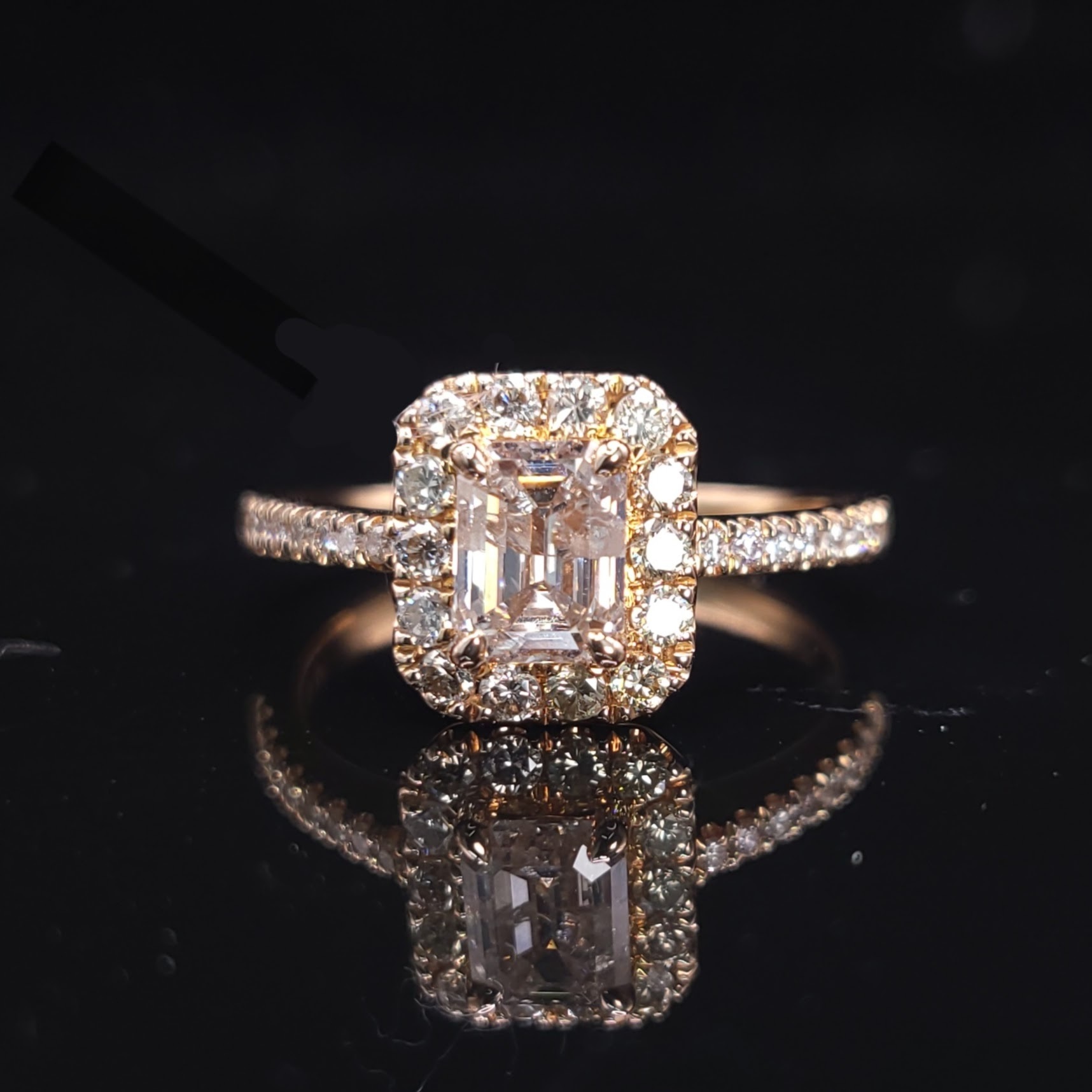 全新18K玫瑰金【單粒63份鑽石】配小鑽共94份鑽石戒指