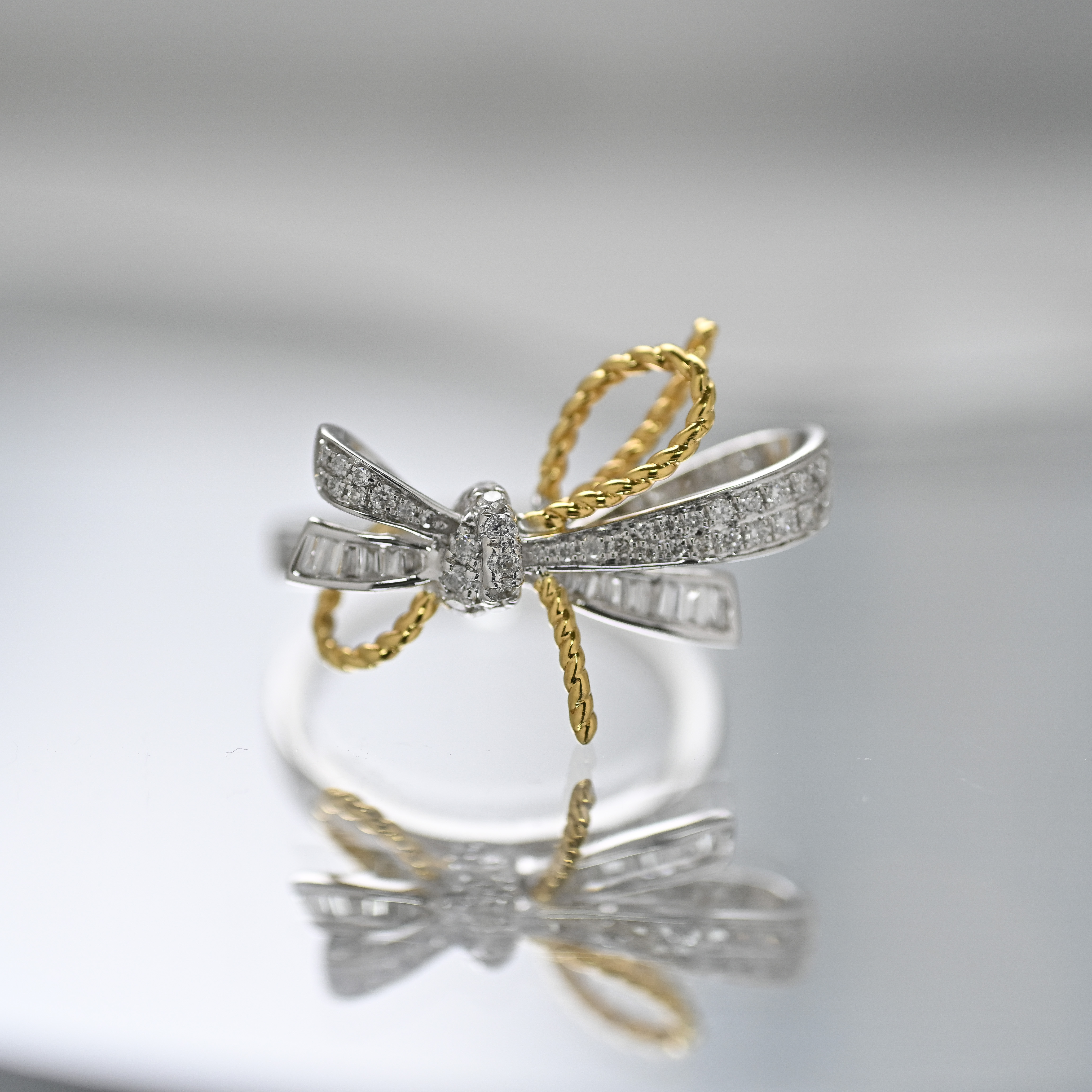 18K Two Tone Ribbon Diamond Ring
