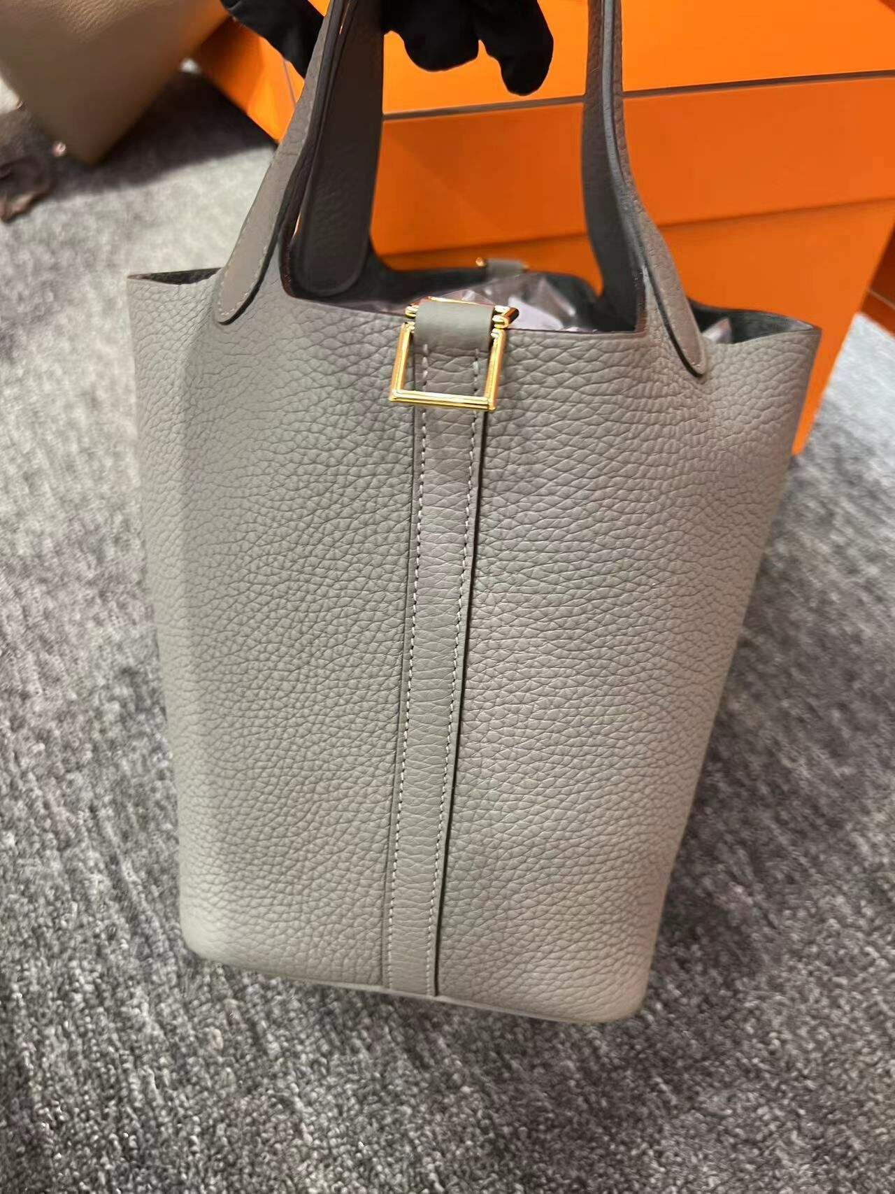 P18 積雨雲灰金-M