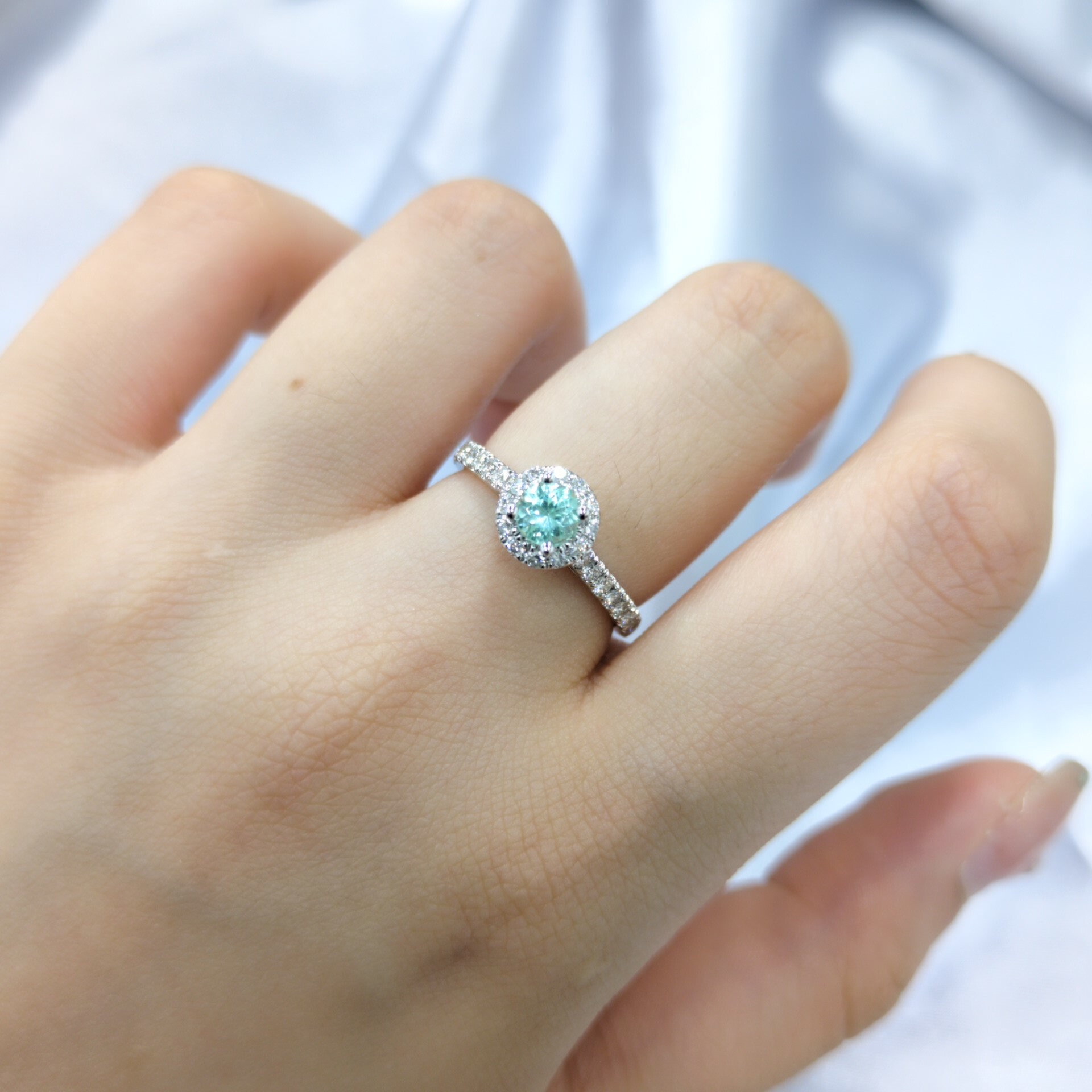 18K White Gold 0.38ct Paraiba and Diamond Ring