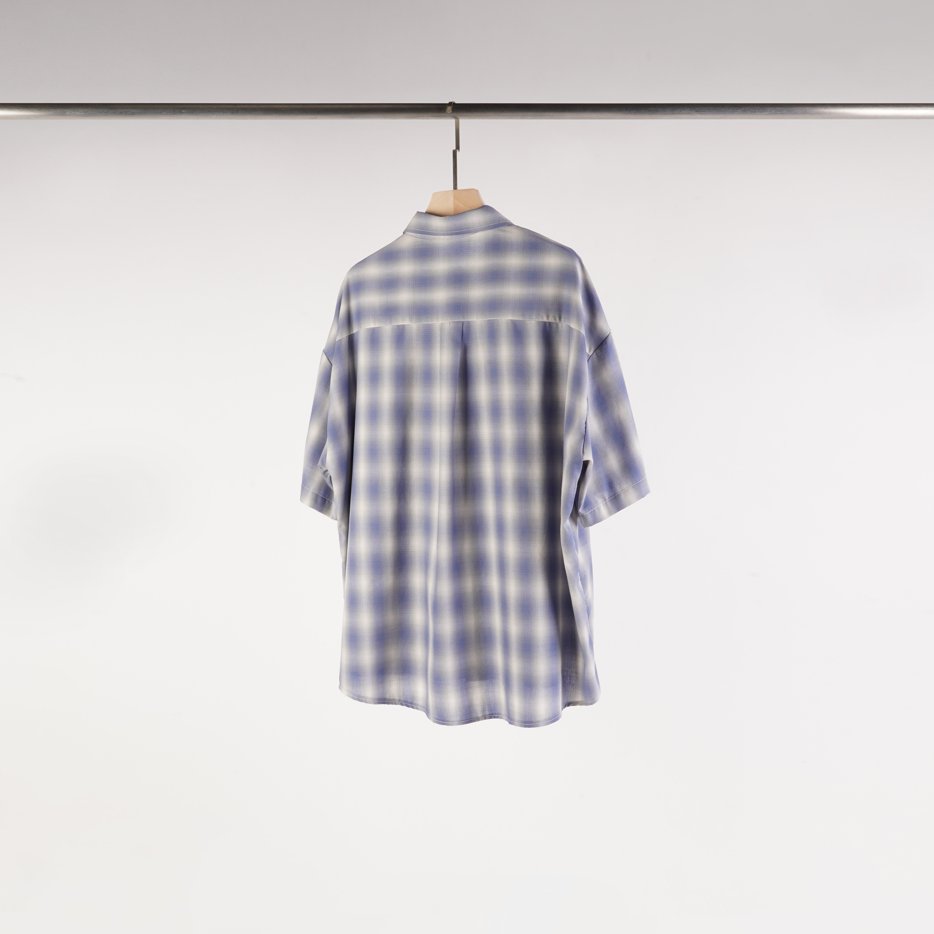 渲染格紋口袋襯衫 | 有點藍