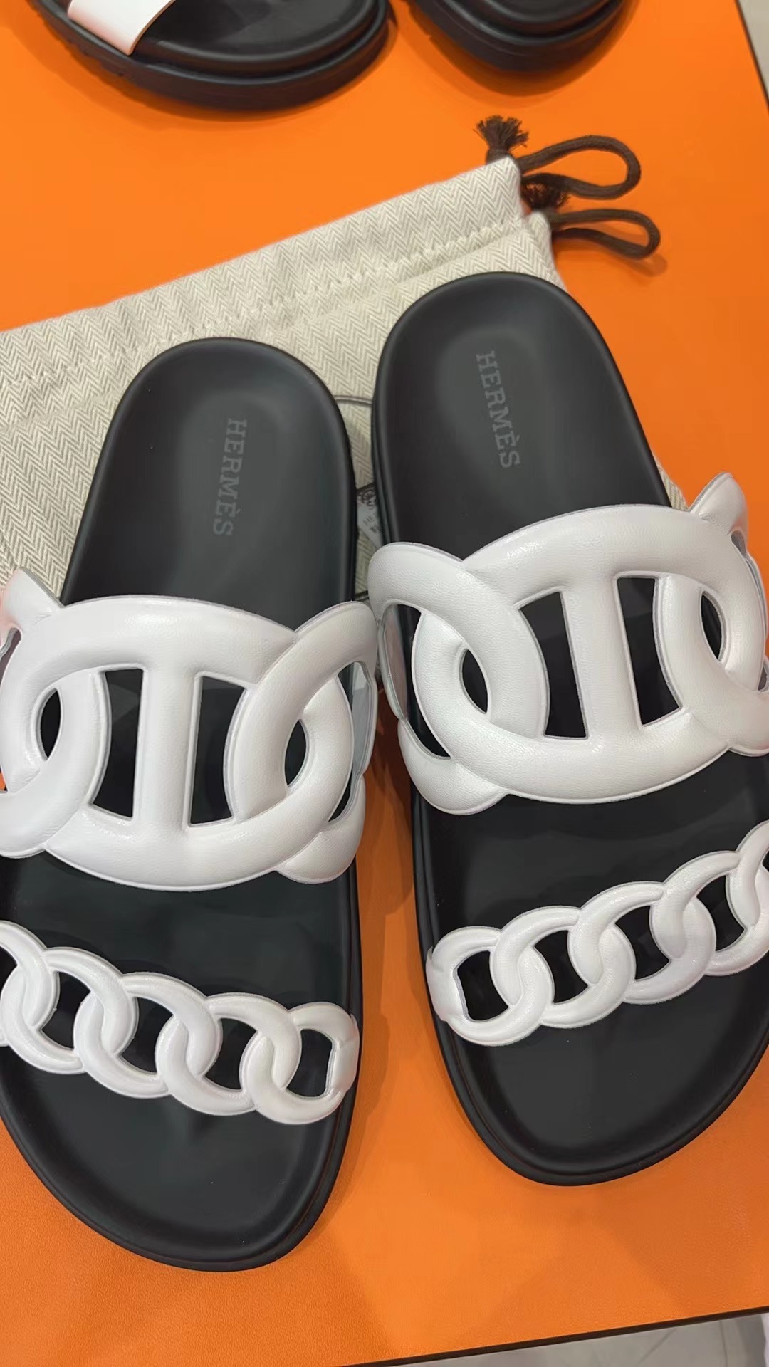 H白色豬鼻拖鞋-M