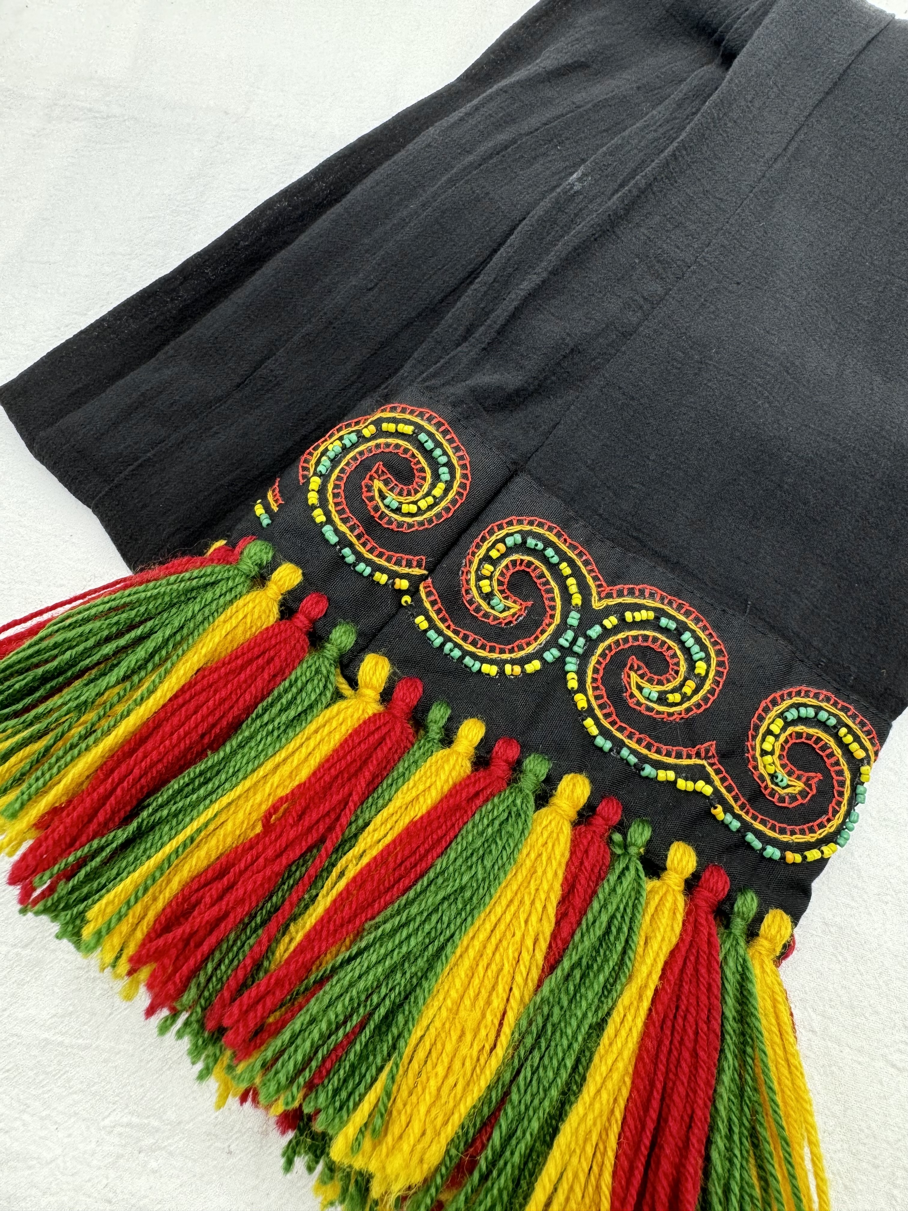 No.18黑棉紗布珠繡頭巾面寬約17全長含流蘇220