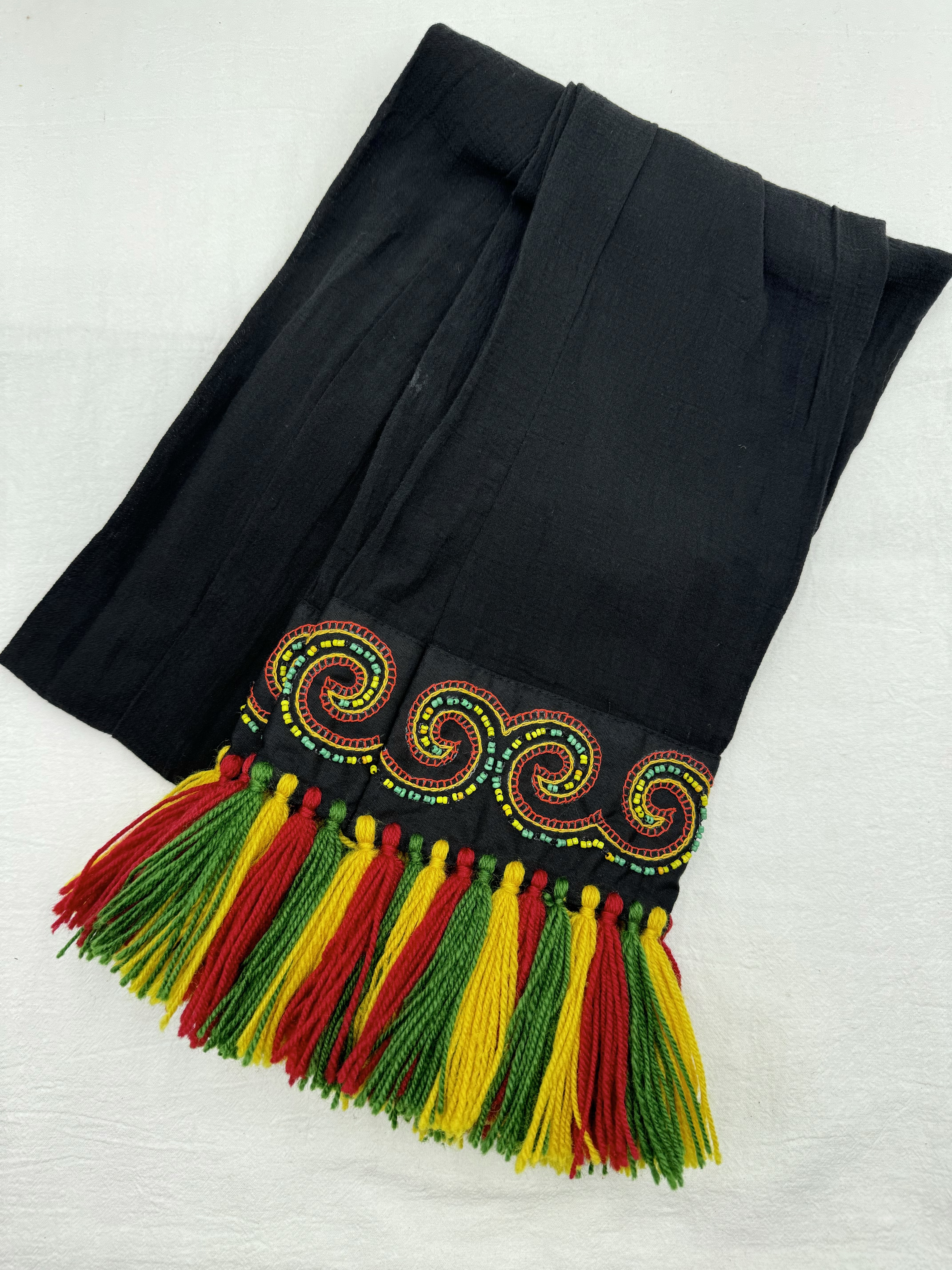 No.18黑棉紗布珠繡頭巾面寬約17全長含流蘇220