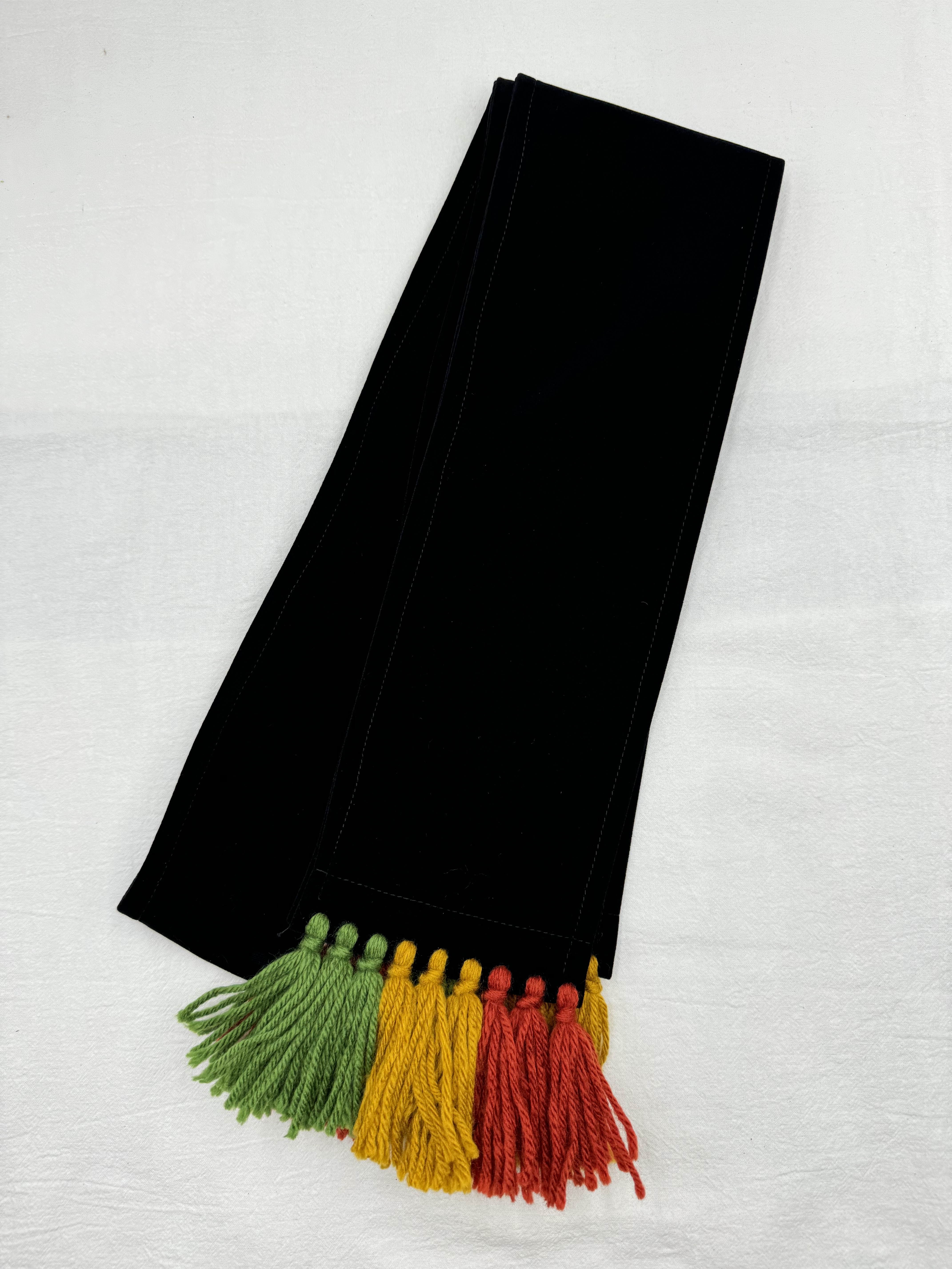 黑絨布素面棉線流蘇頭巾.總長166面寬11