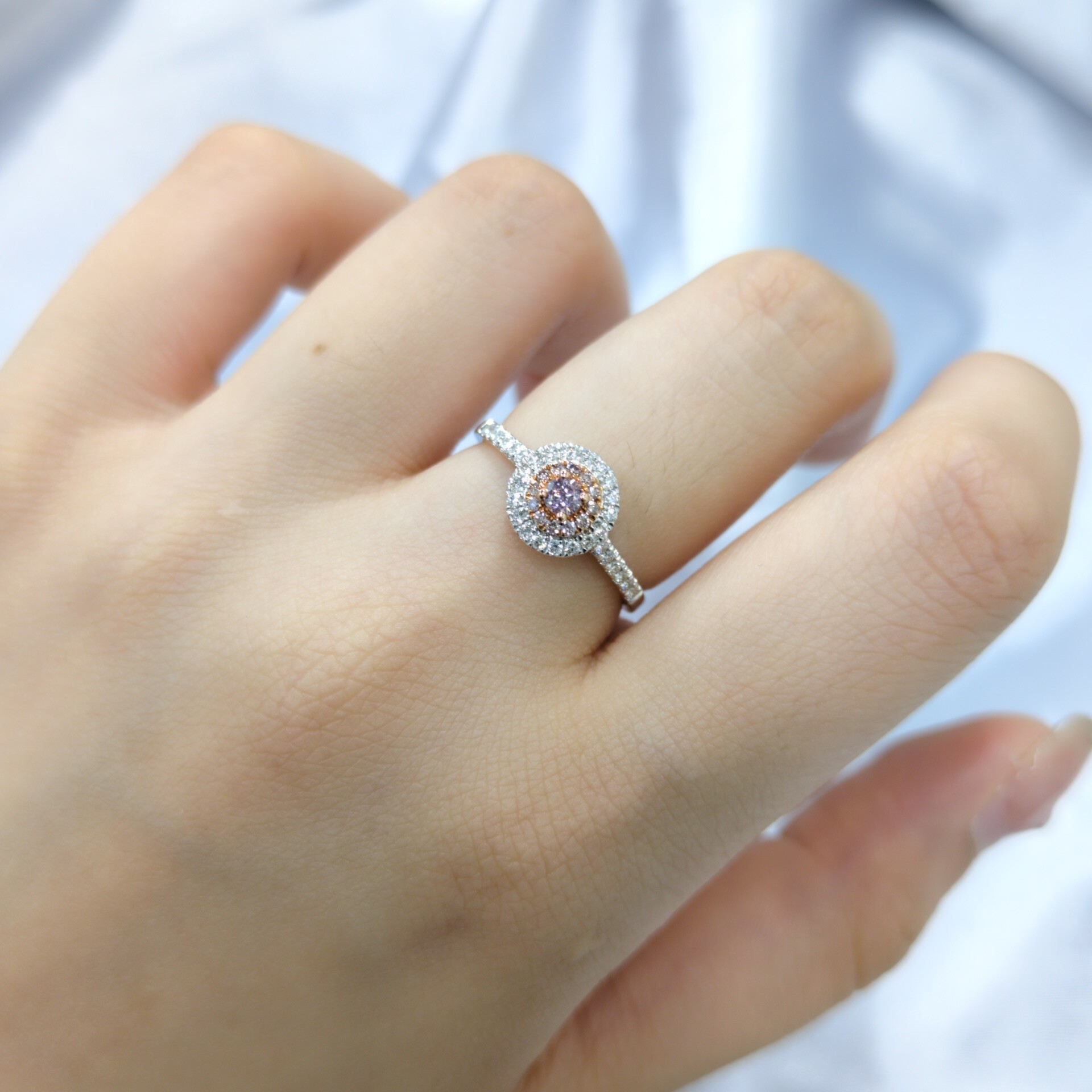 18K Gold 0.33ct Fancy Pinkish Purple Diamond Ring