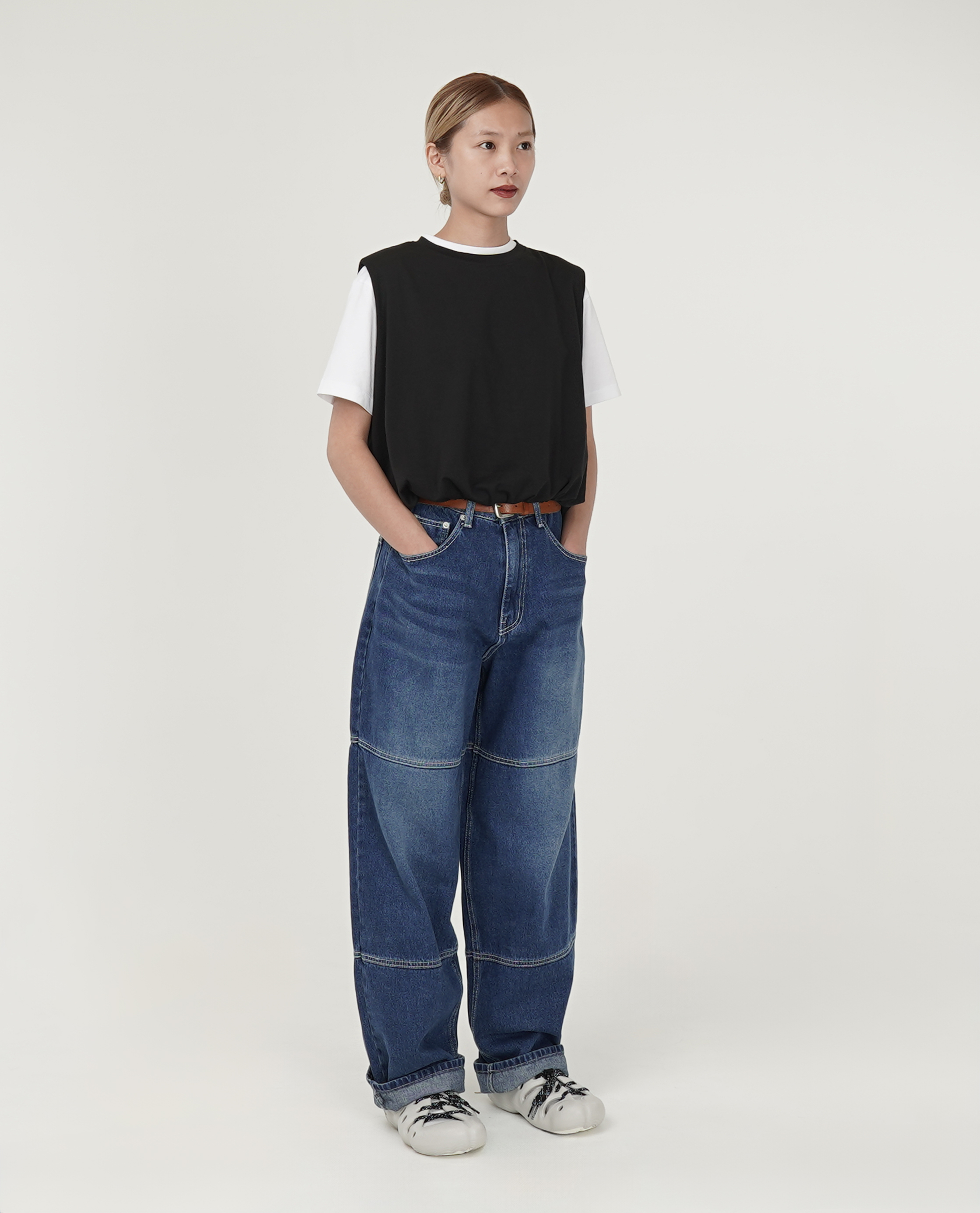 小領寬肩下抓皺背心