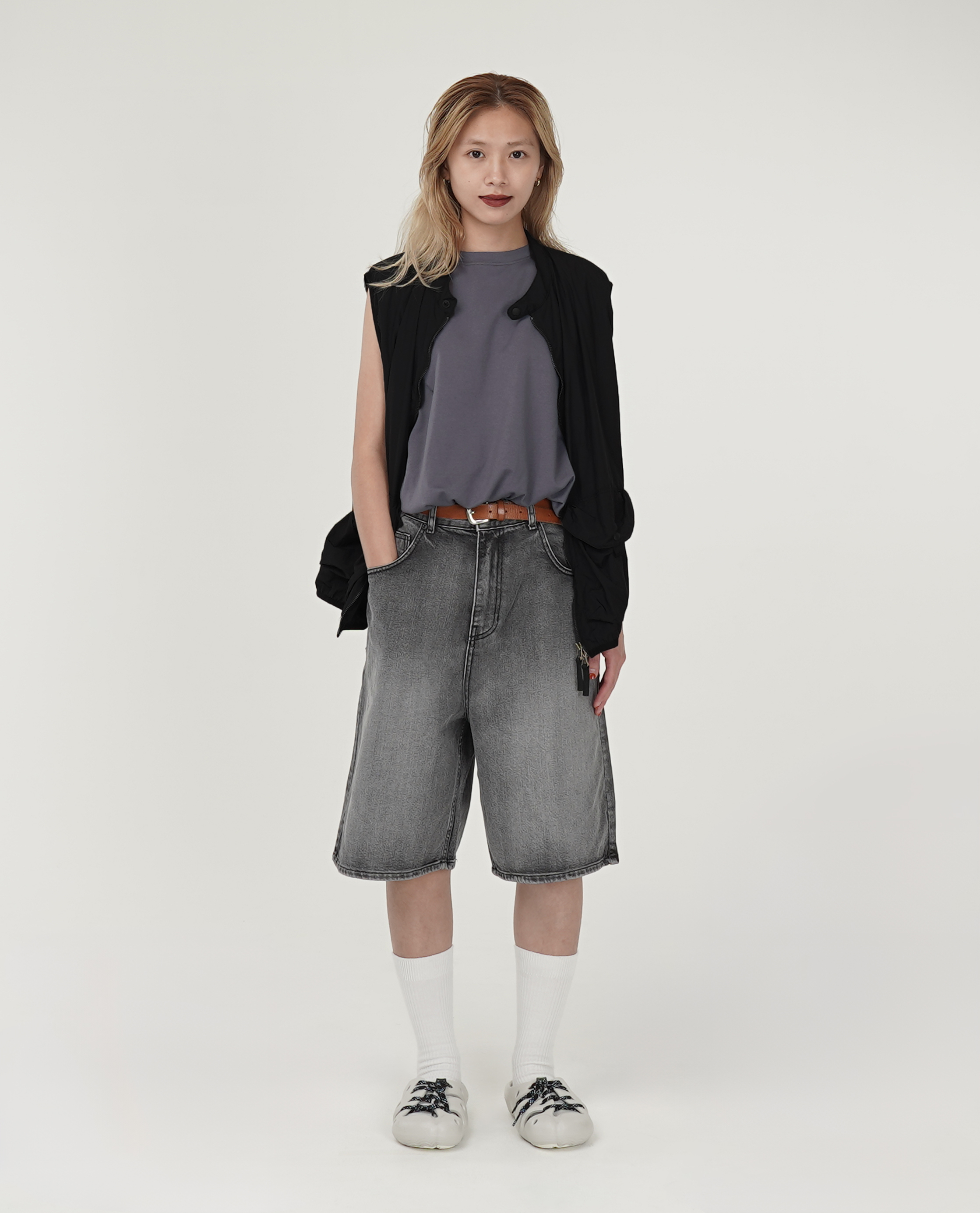 刷色膝下牛仔褲