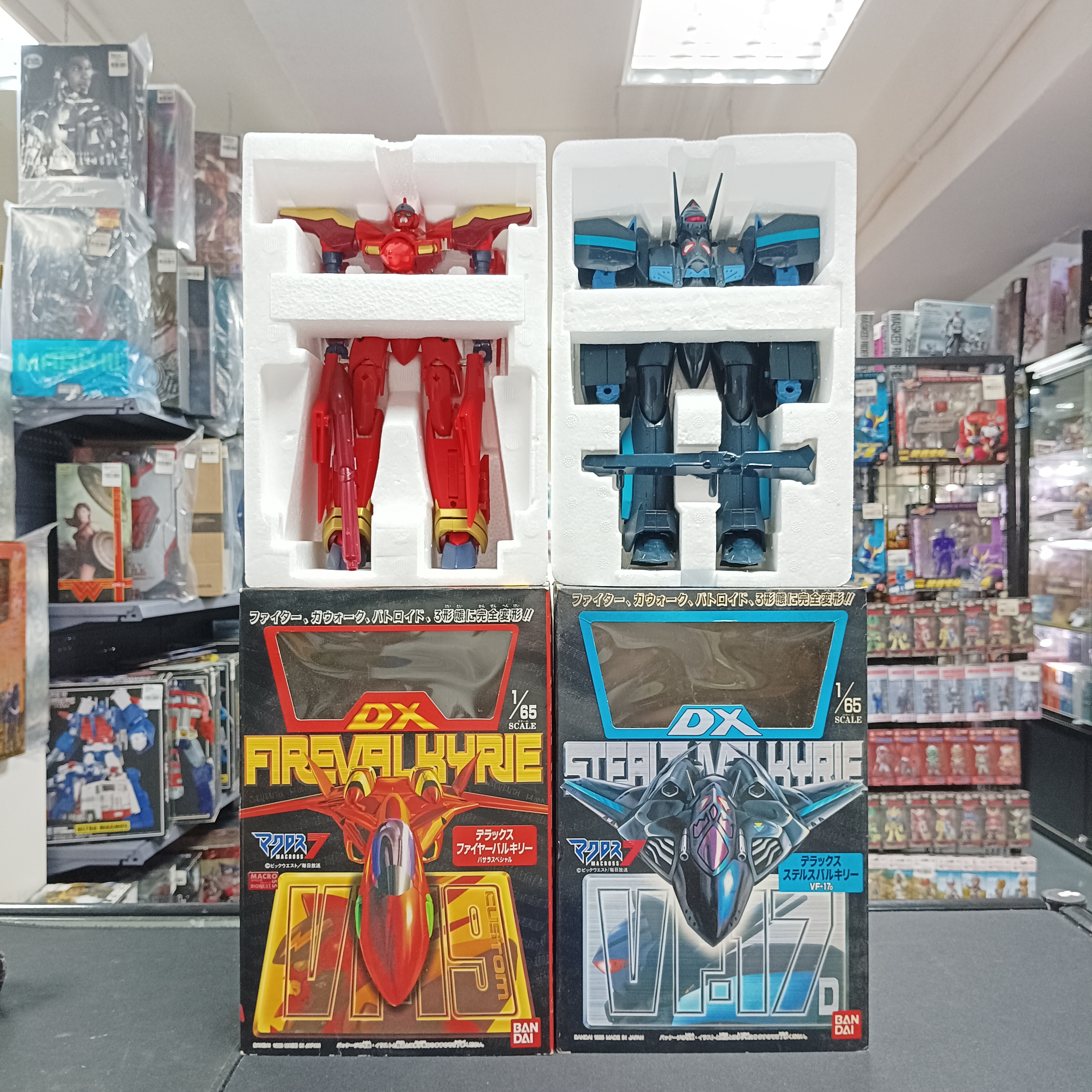 其它-超時空要塞 Macross Deluxe Stealth Valkyrie VF-17D VF-19 1/65