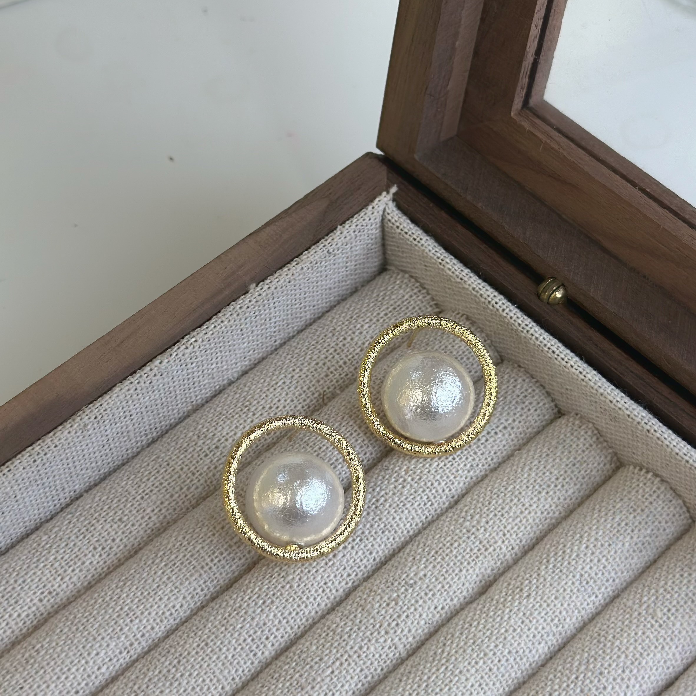 H22霧面金邊棉花珍珠耳貼