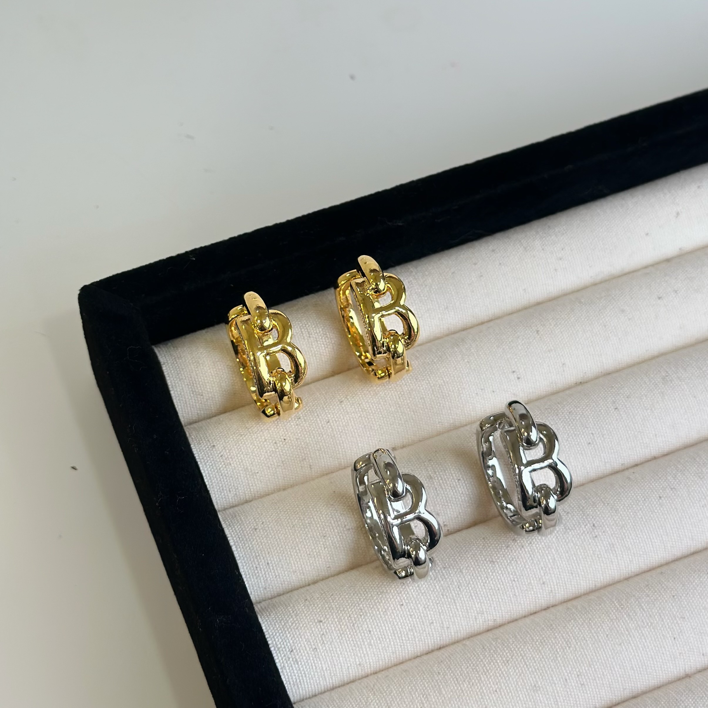 H26粗版字母B易扣