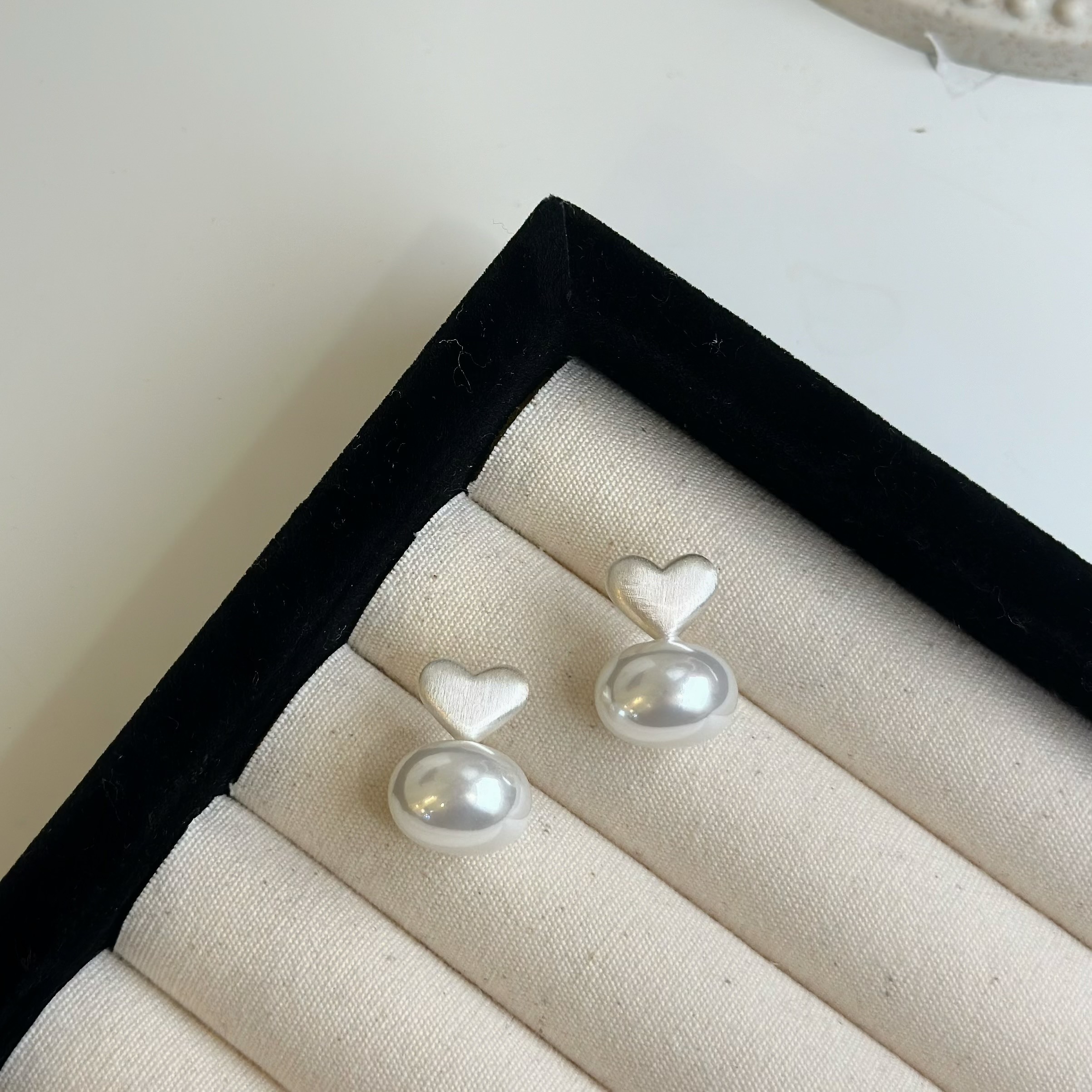 H30霧面拉絲愛心珍珠耳貼