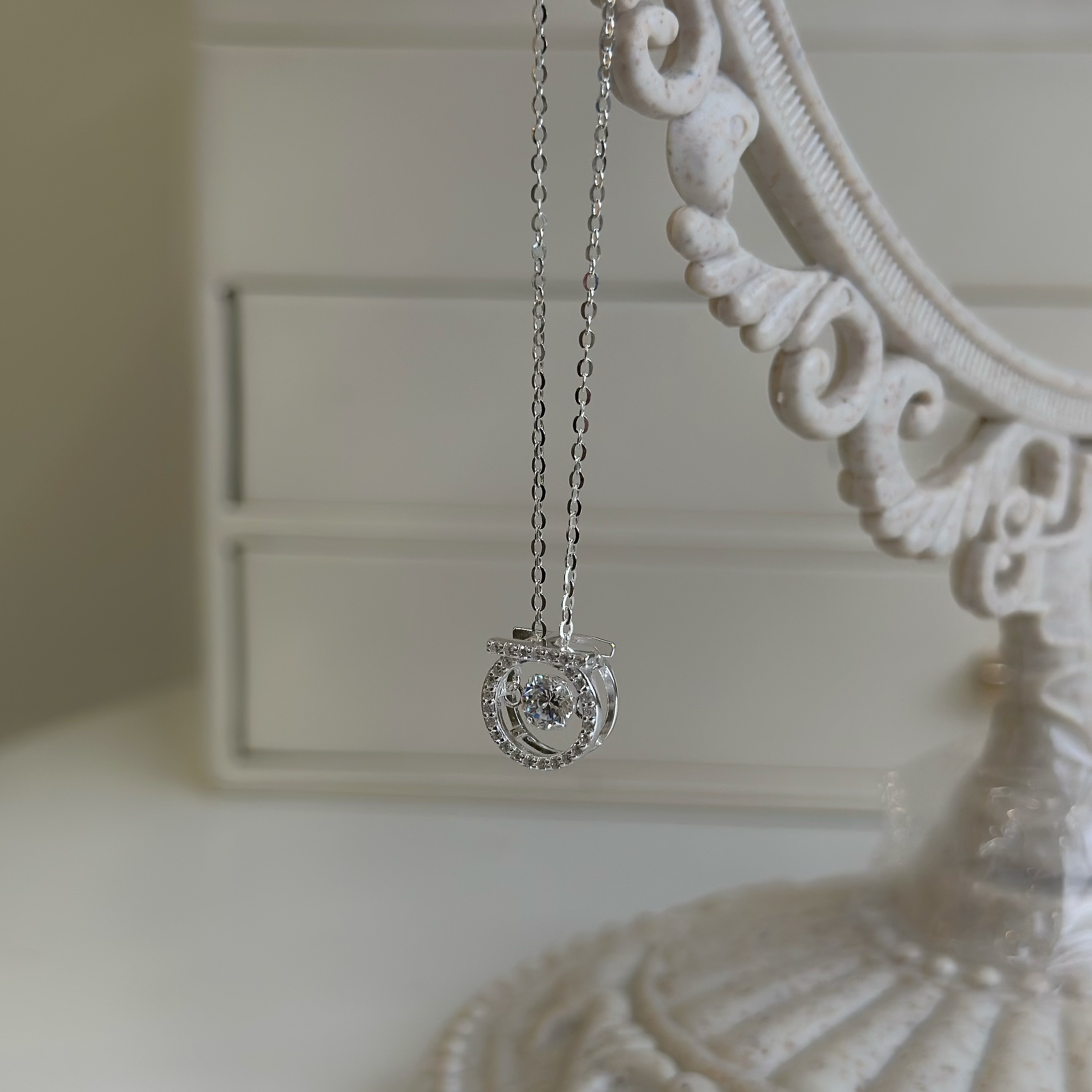 H01一字排鑽靈動項鍊