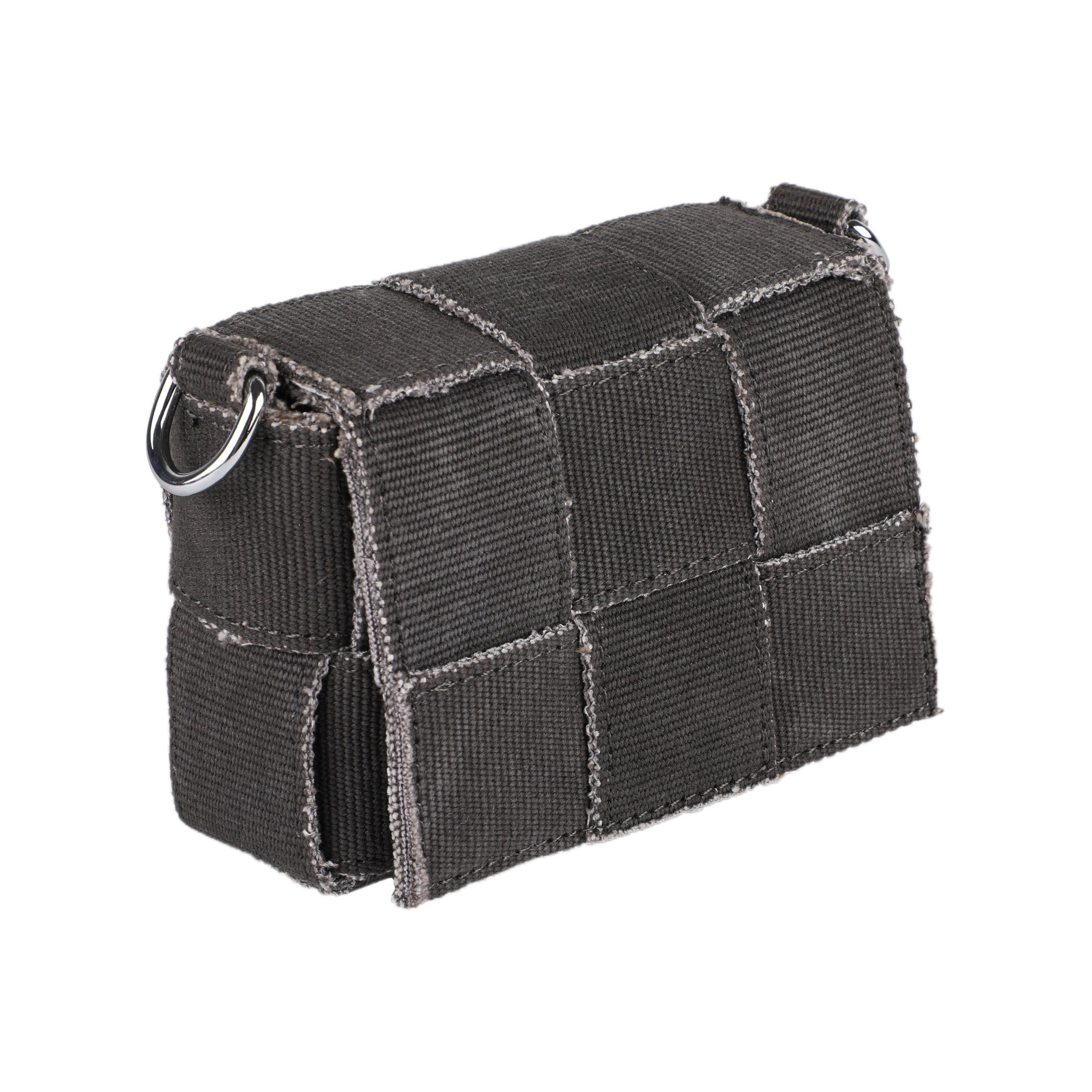 Conjure / 3x2 Grey Plait Bag