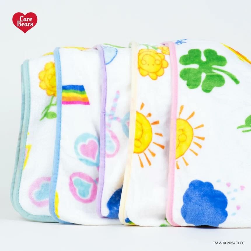Care Bears Pillow-Blanket ( 內有毛氈）
