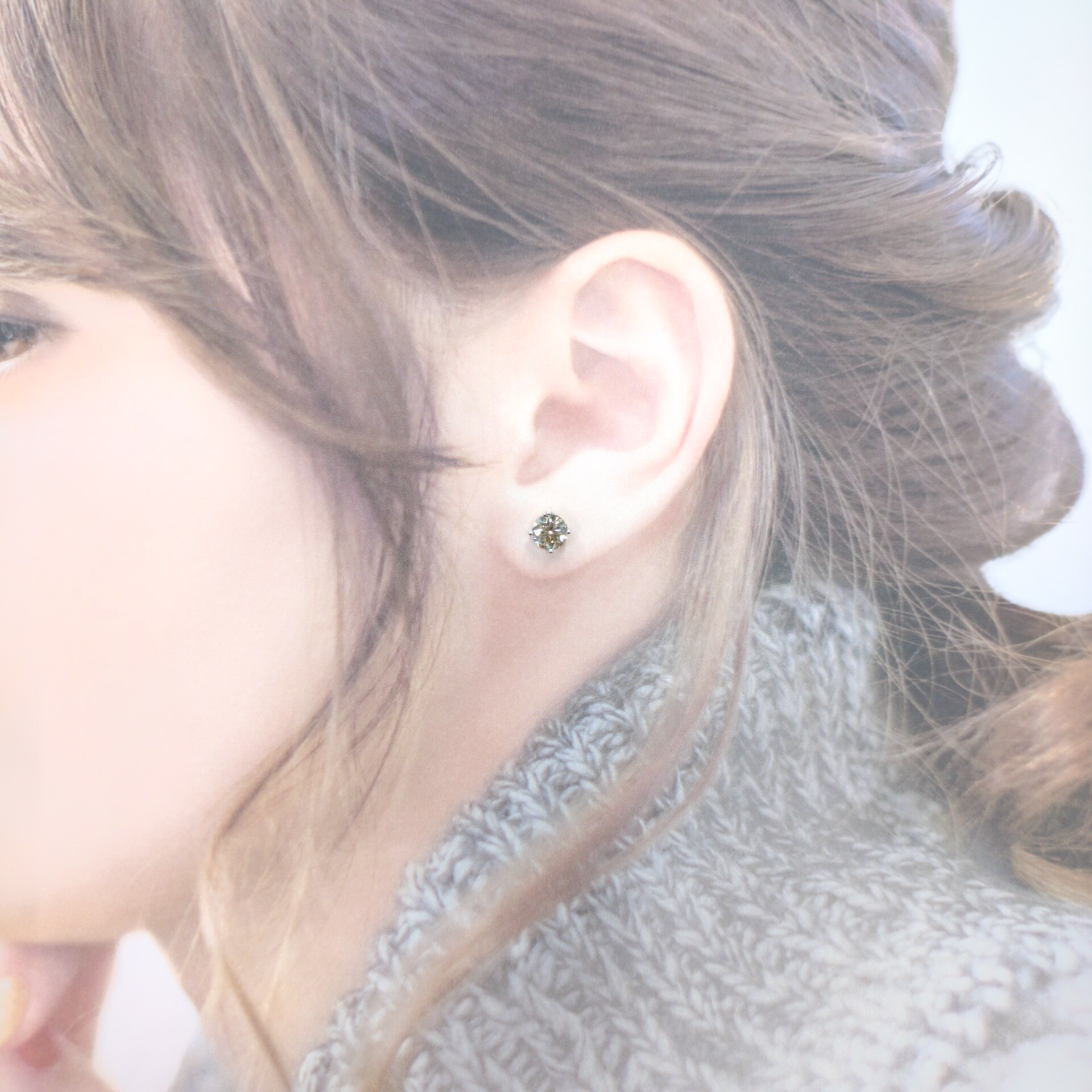 全新18K白金【主石1卡71份淺啡色鑽石】4爪耳環