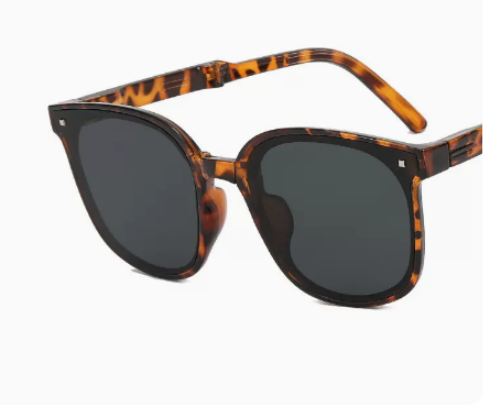 Hotly recommended foldable anti-UV sunglasses for women (specifications: leopard print gray lenses)