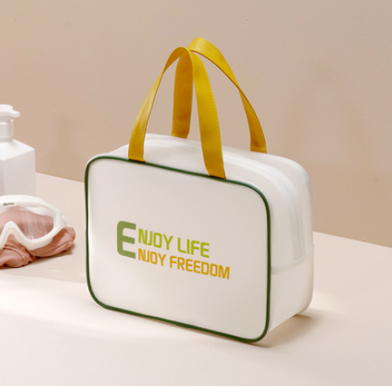 Hotly recommended beach bag, cosmetic bag, toiletry bag (medium size [wet and dry sharing] Spring Green)