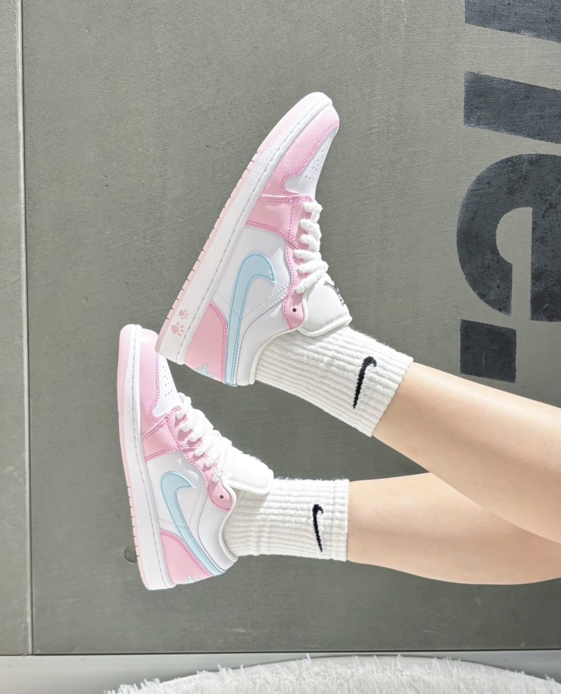 Nike AJ1 Low 粉藍 小狗腳印 粉水晶底