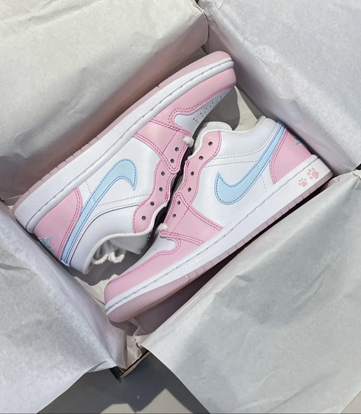 Nike AJ1 Low 粉藍 小狗腳印 粉水晶底