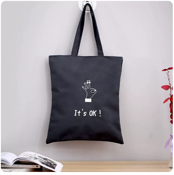 New fresh and artistic small square bag (black fingers)
