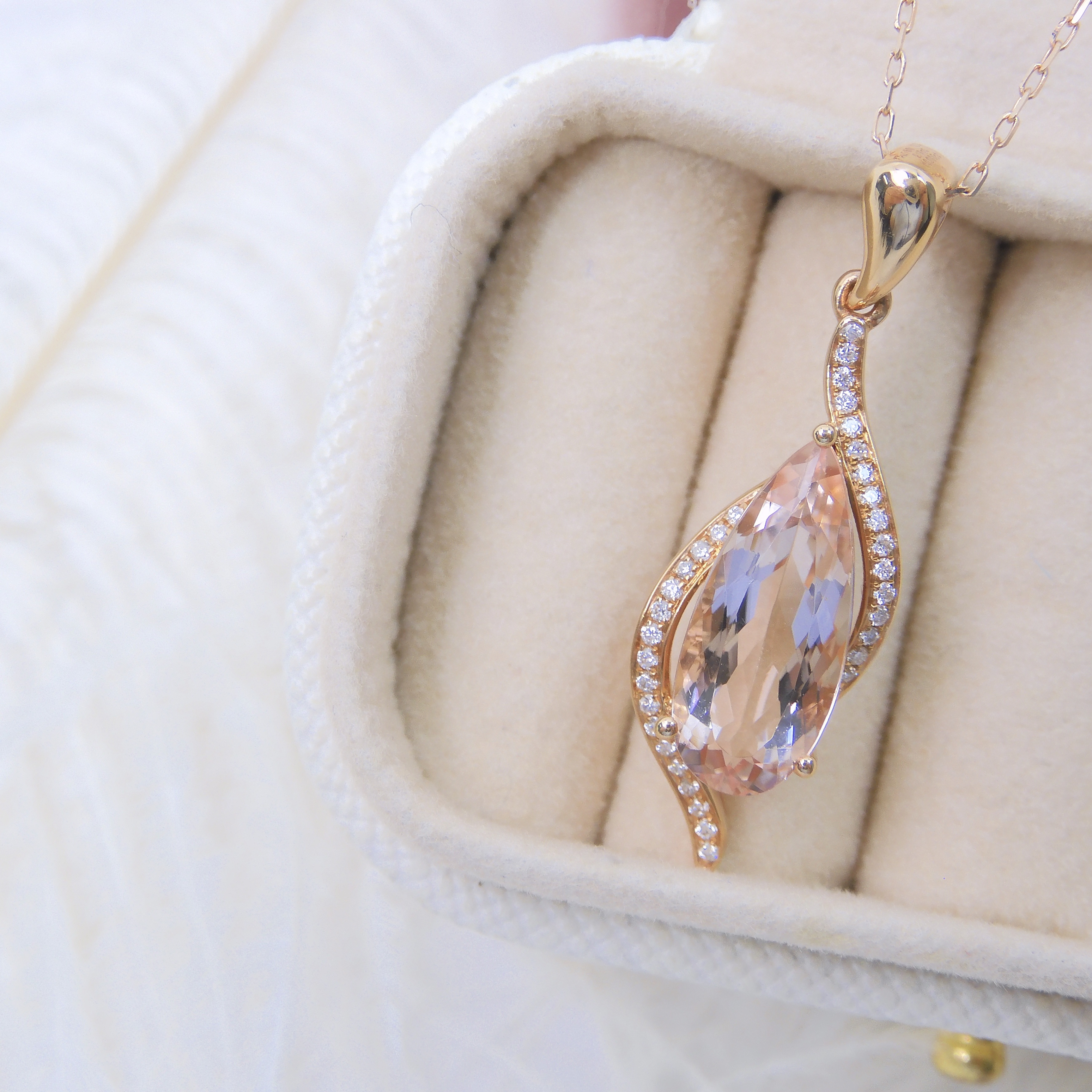 18K金 2.18ct 摩根石吊墜