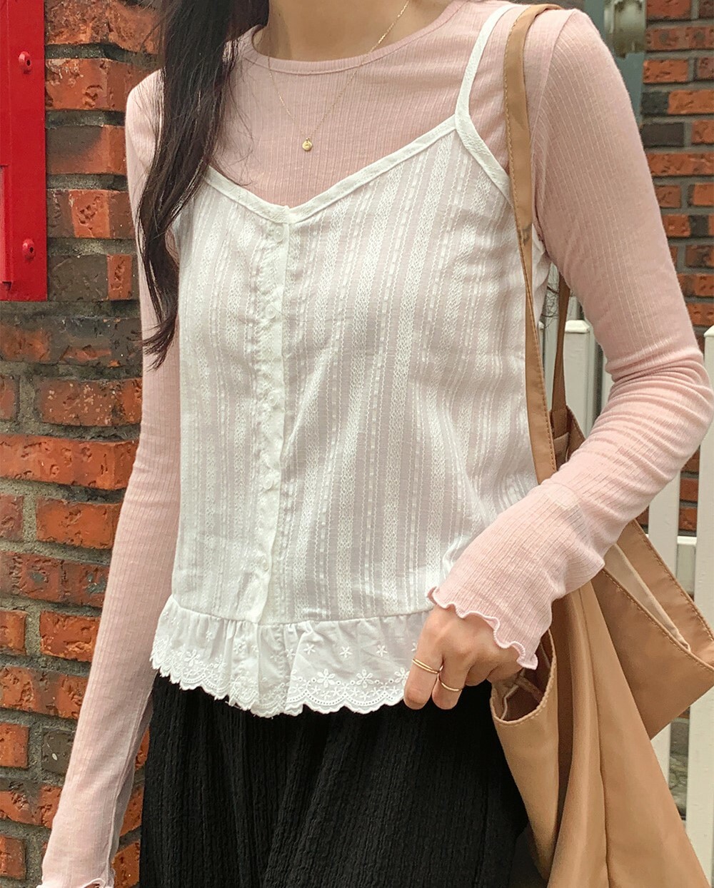 韓國grace muse授權 可愛織線感繡花圓擺排釦背心