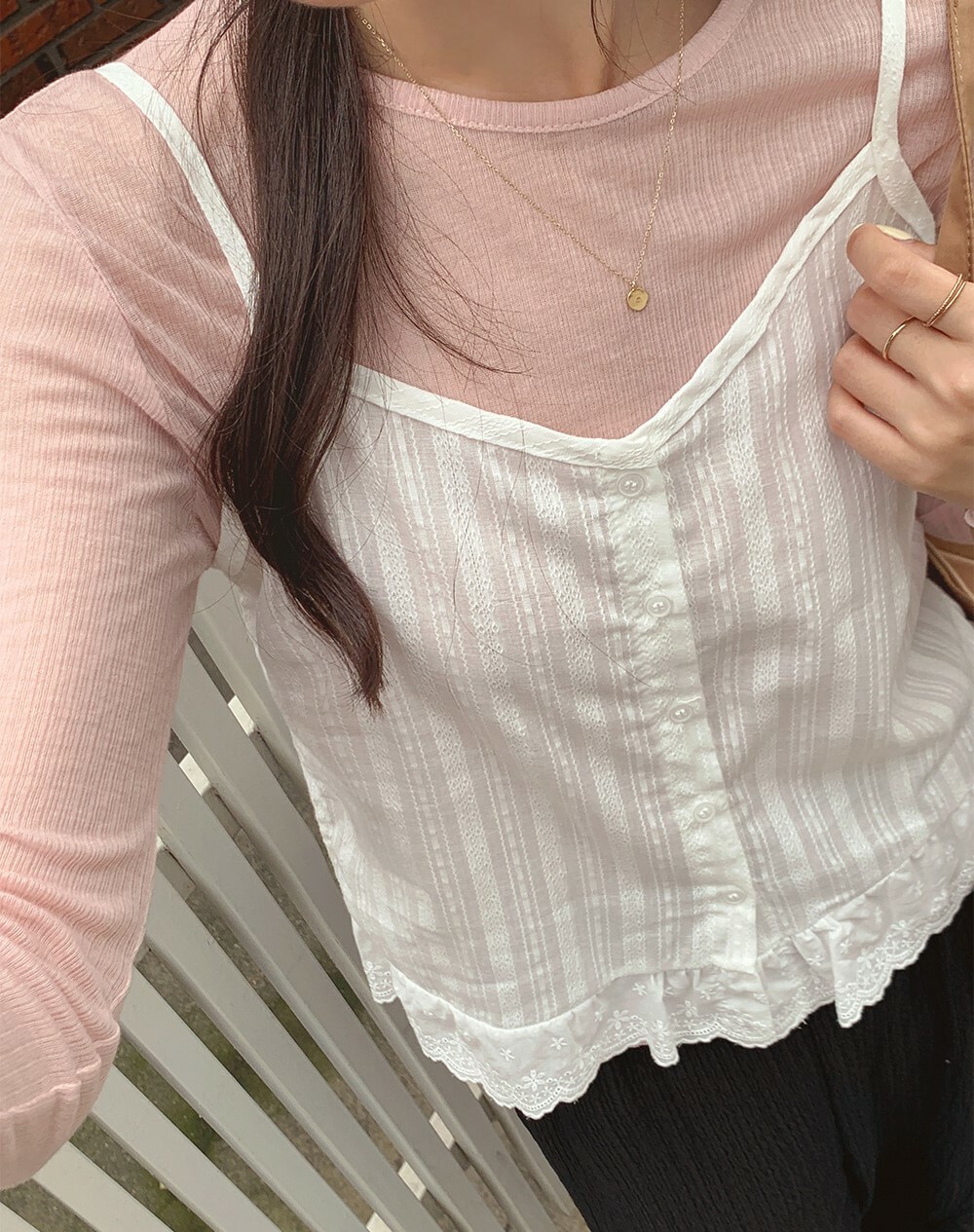 韓國grace muse授權 可愛織線感繡花圓擺排釦背心