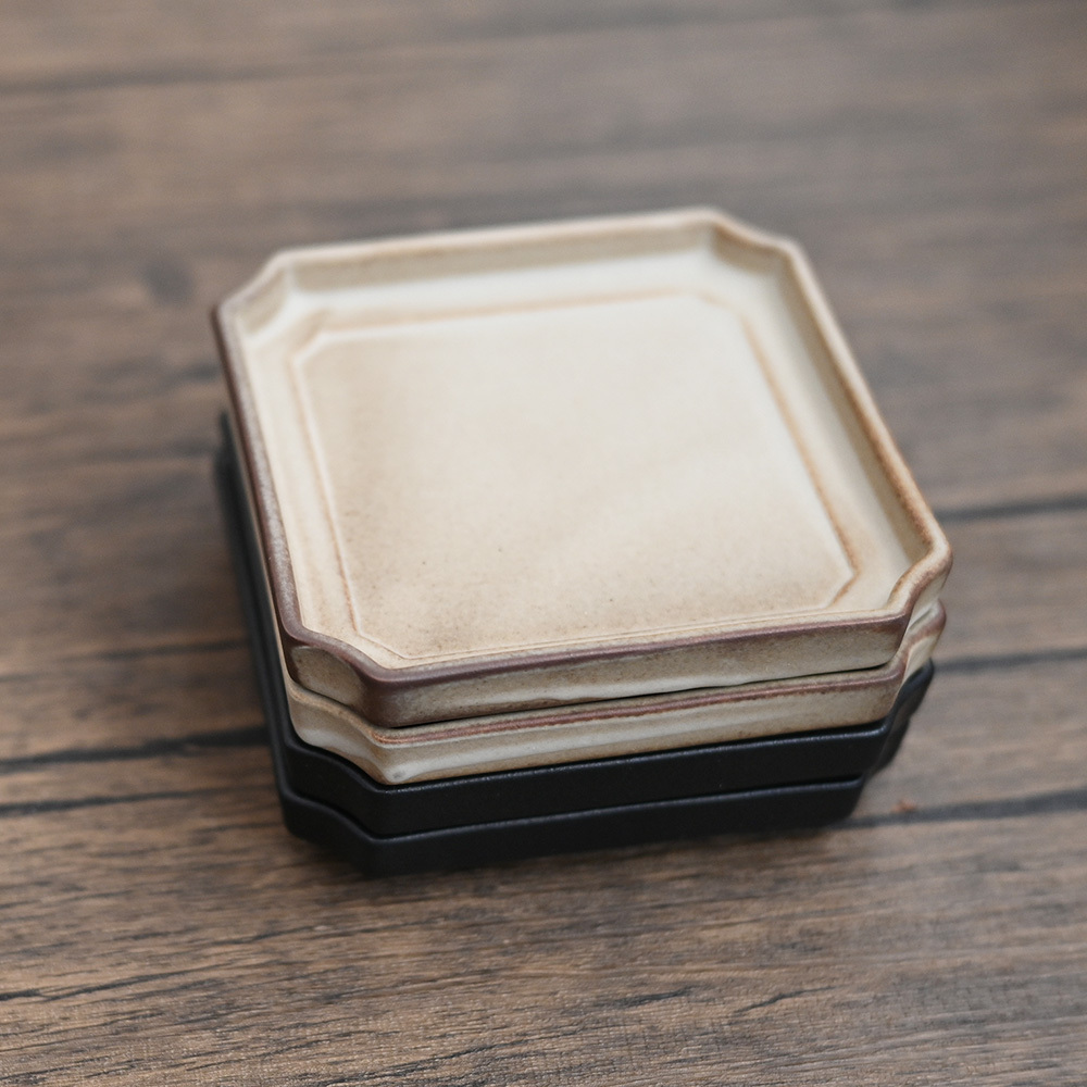 美濃燒 像畫框般的小盤：共有二色