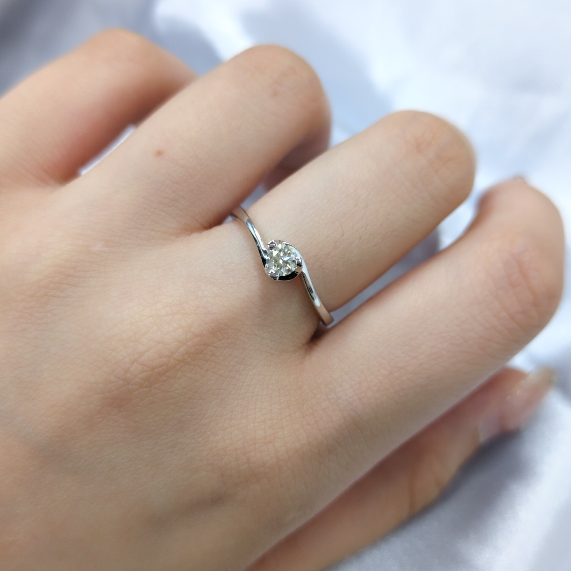 14K White Gold 0.18ct Diamond Ring