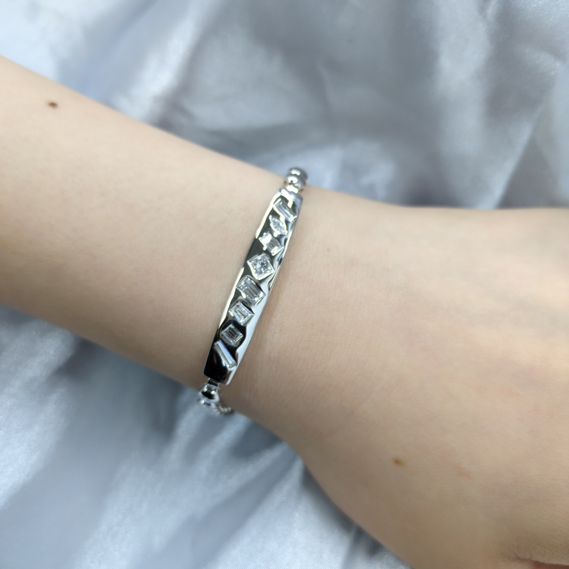 全新18K白金88份鑽石手鍊