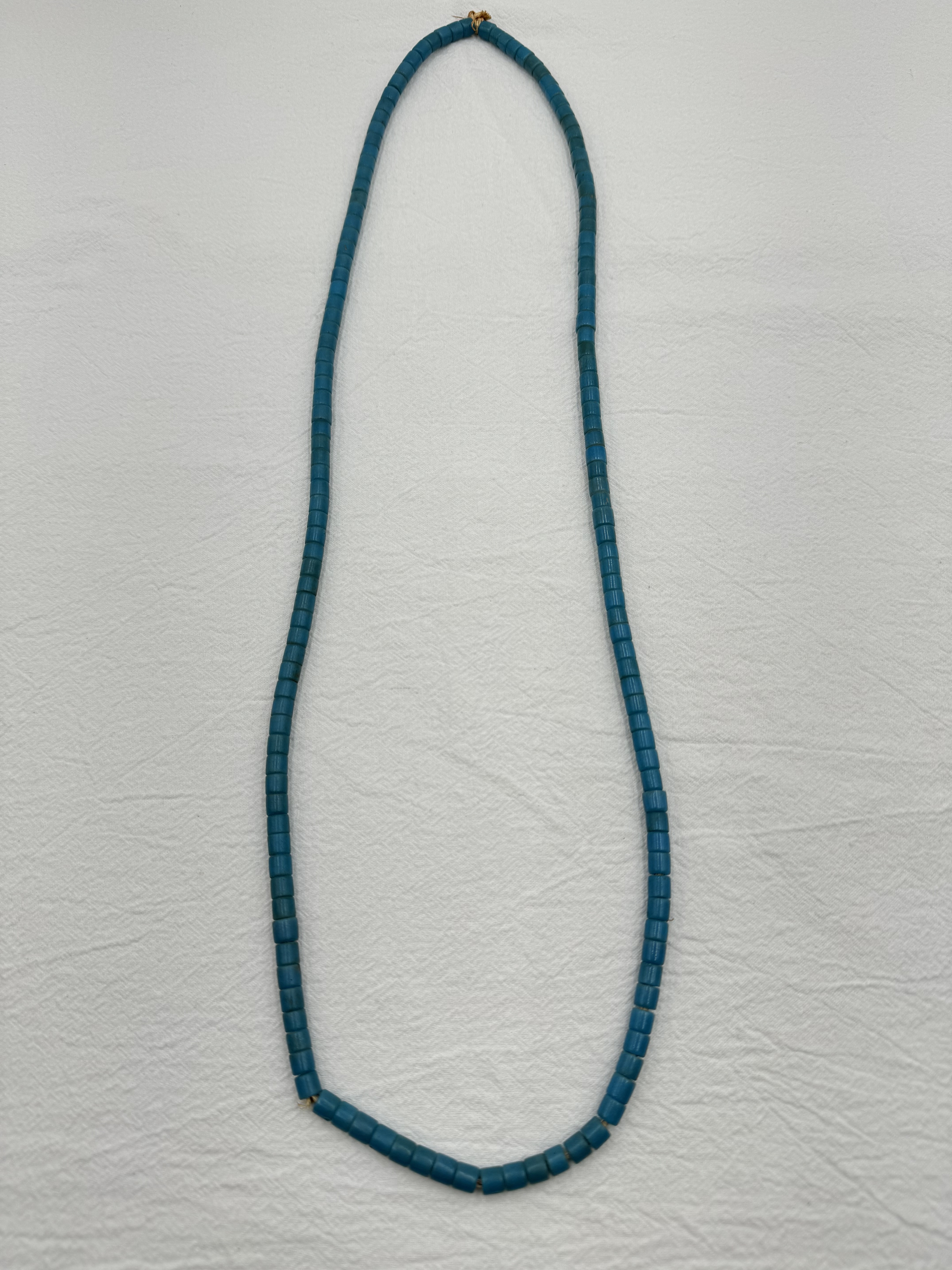 No.2貿易老藍珠6.5mm長6mm總長92cm共155顆