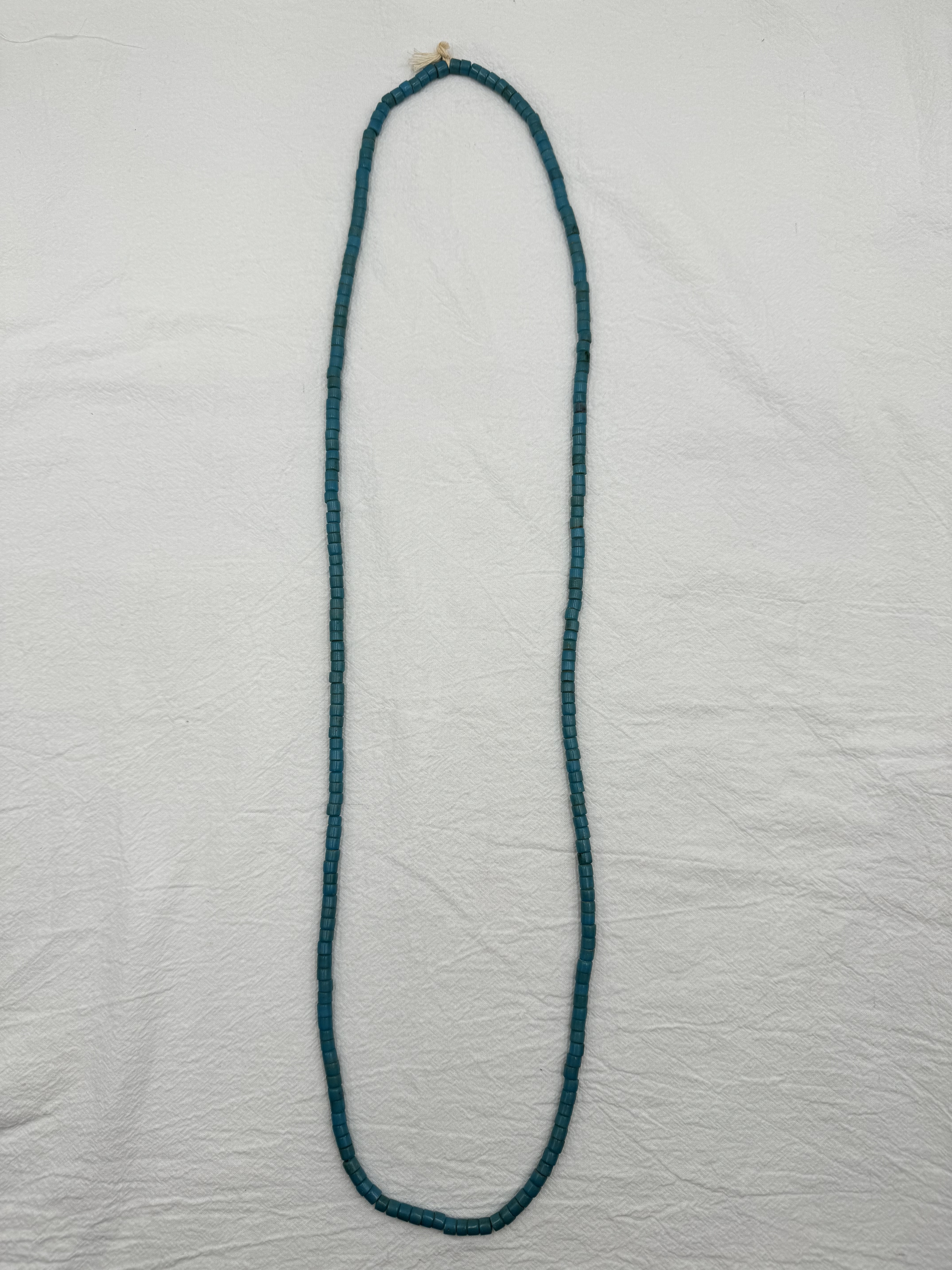 No.5貿易老藍珠6mm長5mm總長113.5cm共243顆