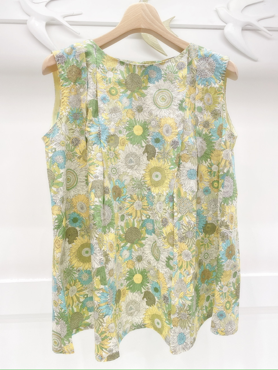 花布無袖傘狀上衣