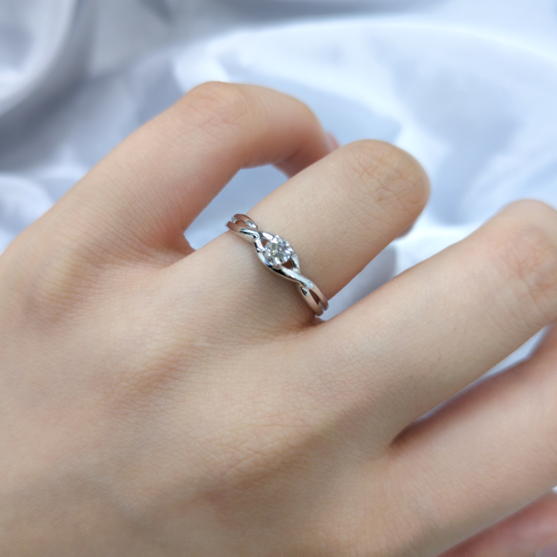 18K White Gold 0.14ct Diamond Ring