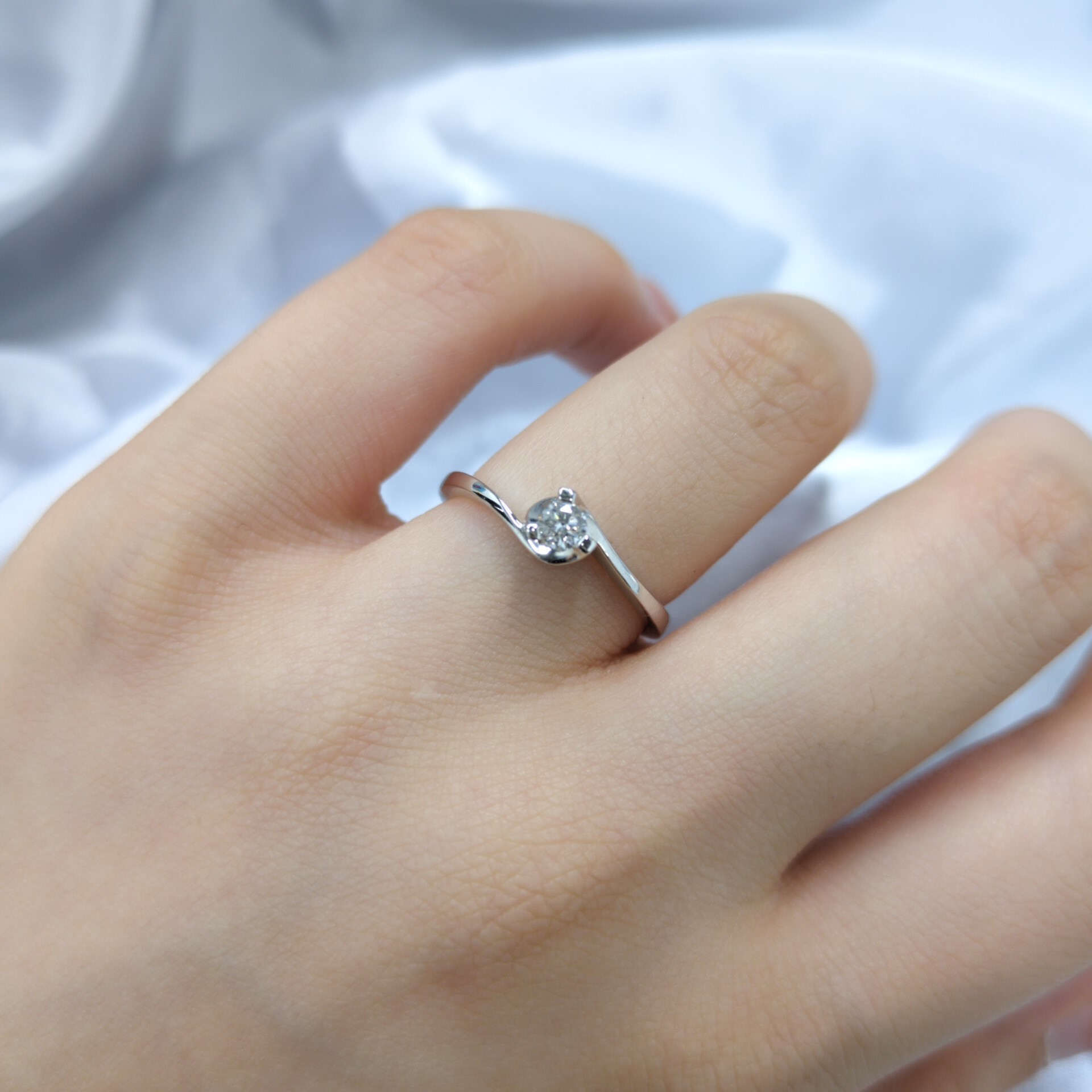 全新18K白金【單粒13份鑽石】戒指