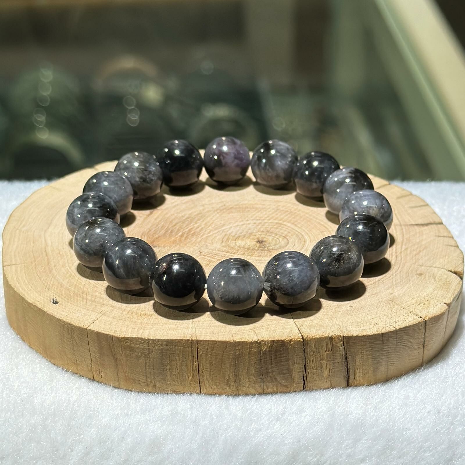 灰極光手串 12 mm +/-