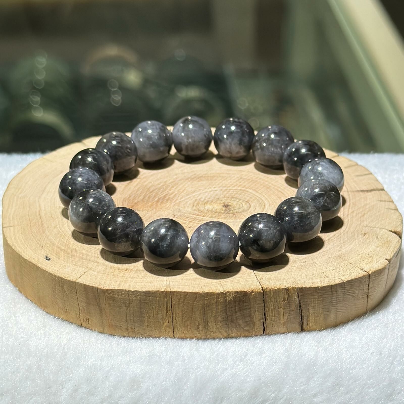 灰極光手串 12 mm +/-