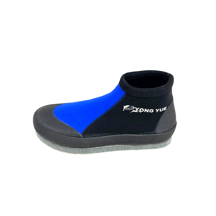 YONGYUE短筒防滑鞋/黑藍色