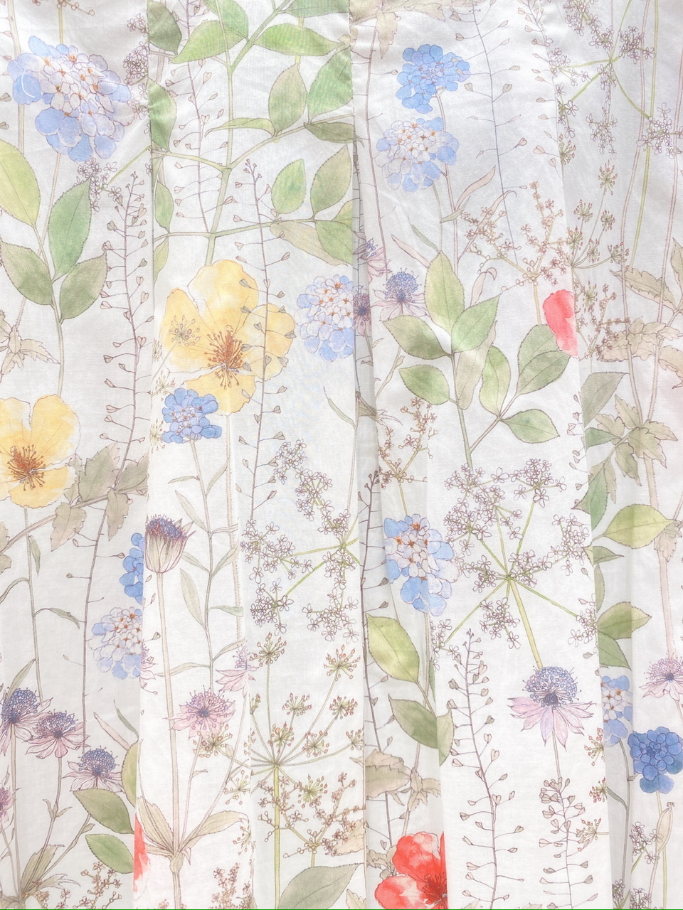 花布後素面無袖上衣