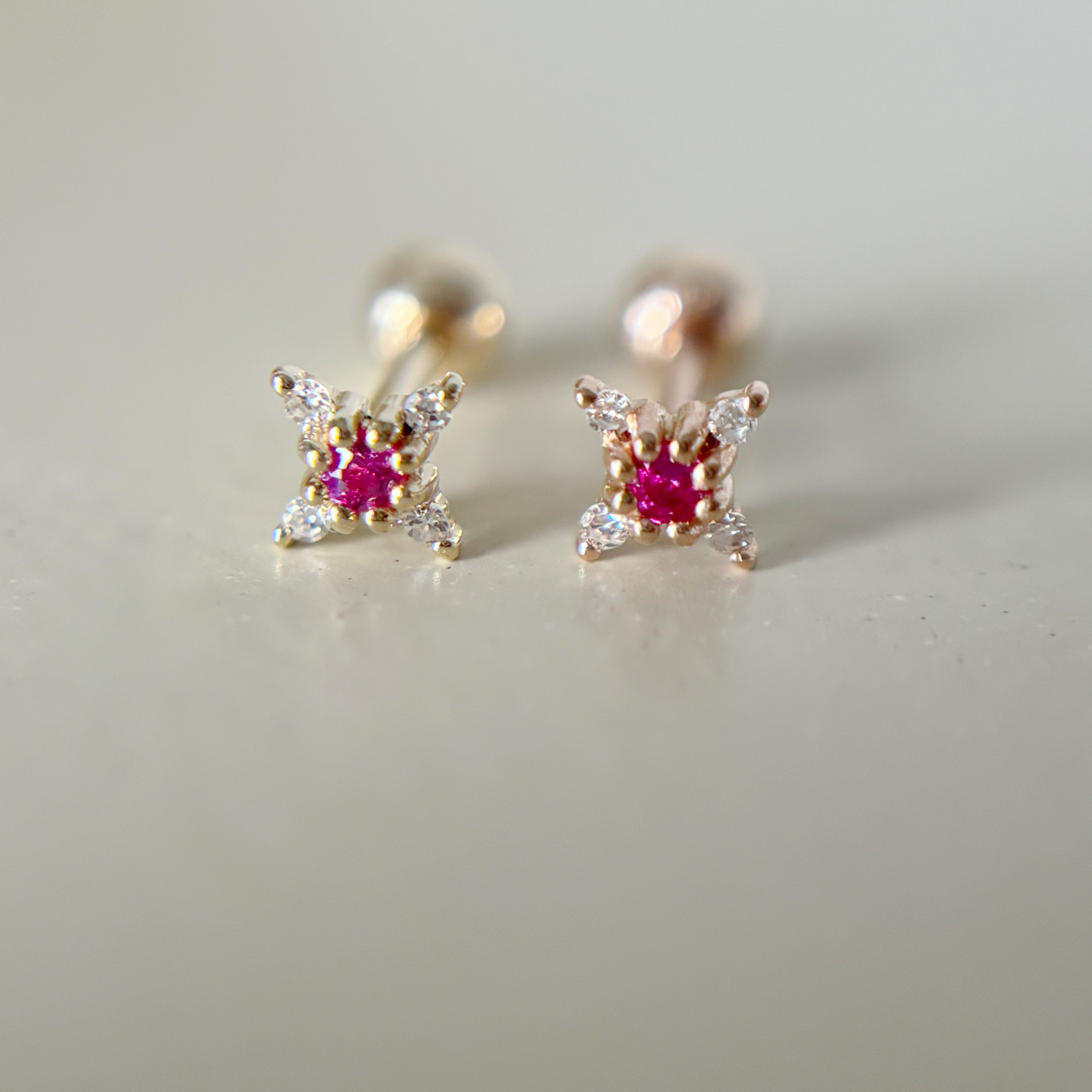 14K Sunstar紅寶石真鑽轉珠耳環