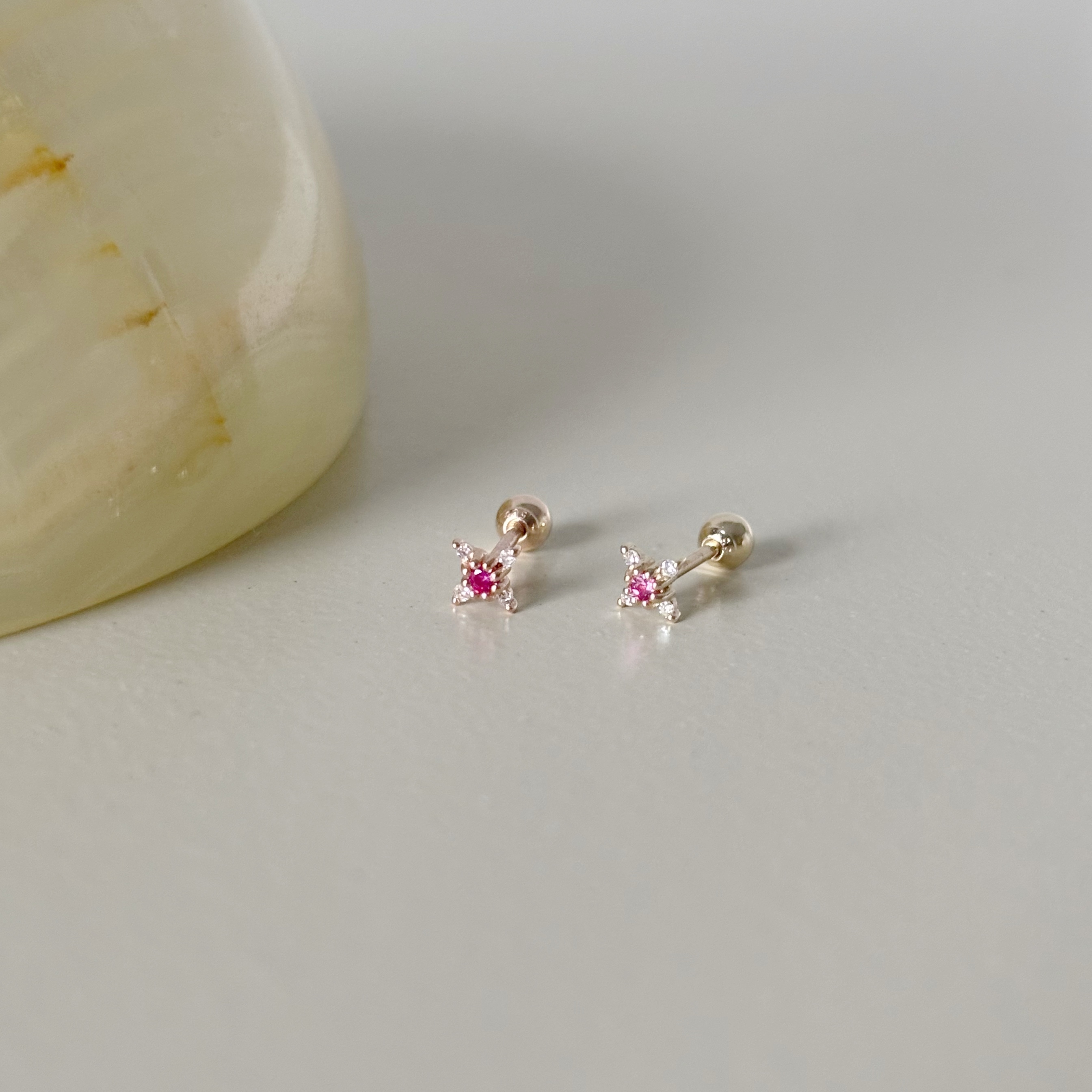 14K Sunstar紅寶石真鑽轉珠耳環