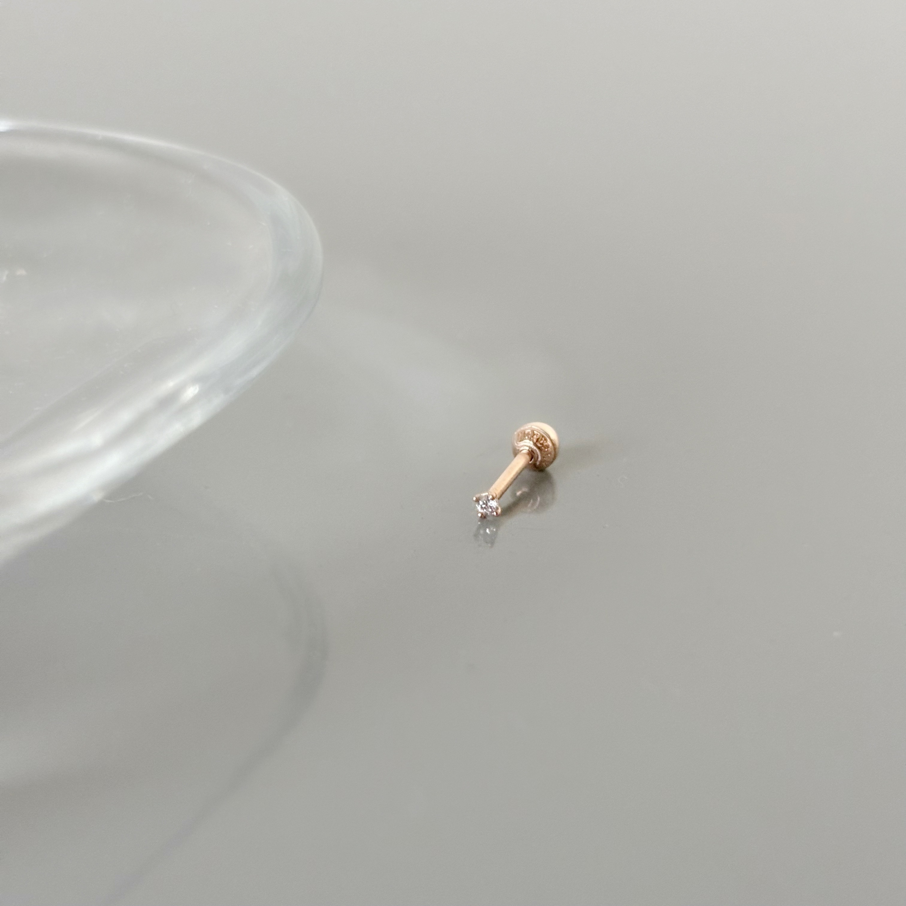 14K超迷你四爪白鑽轉珠耳環