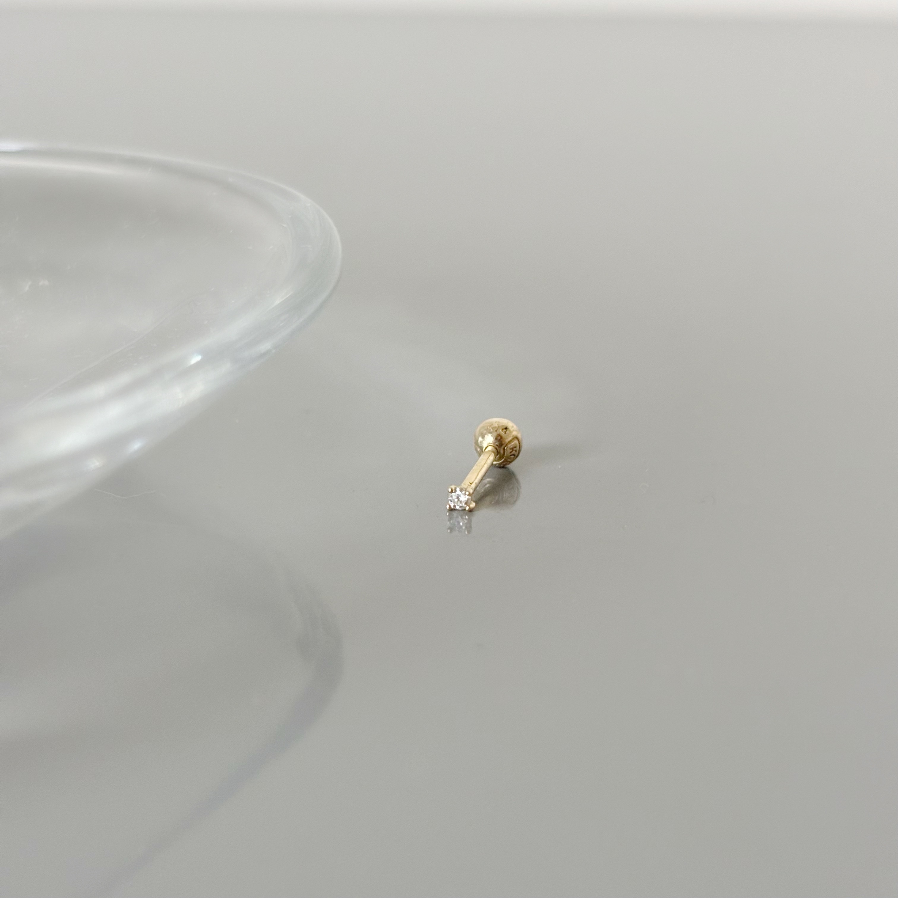 14K超迷你四爪白鑽轉珠耳環