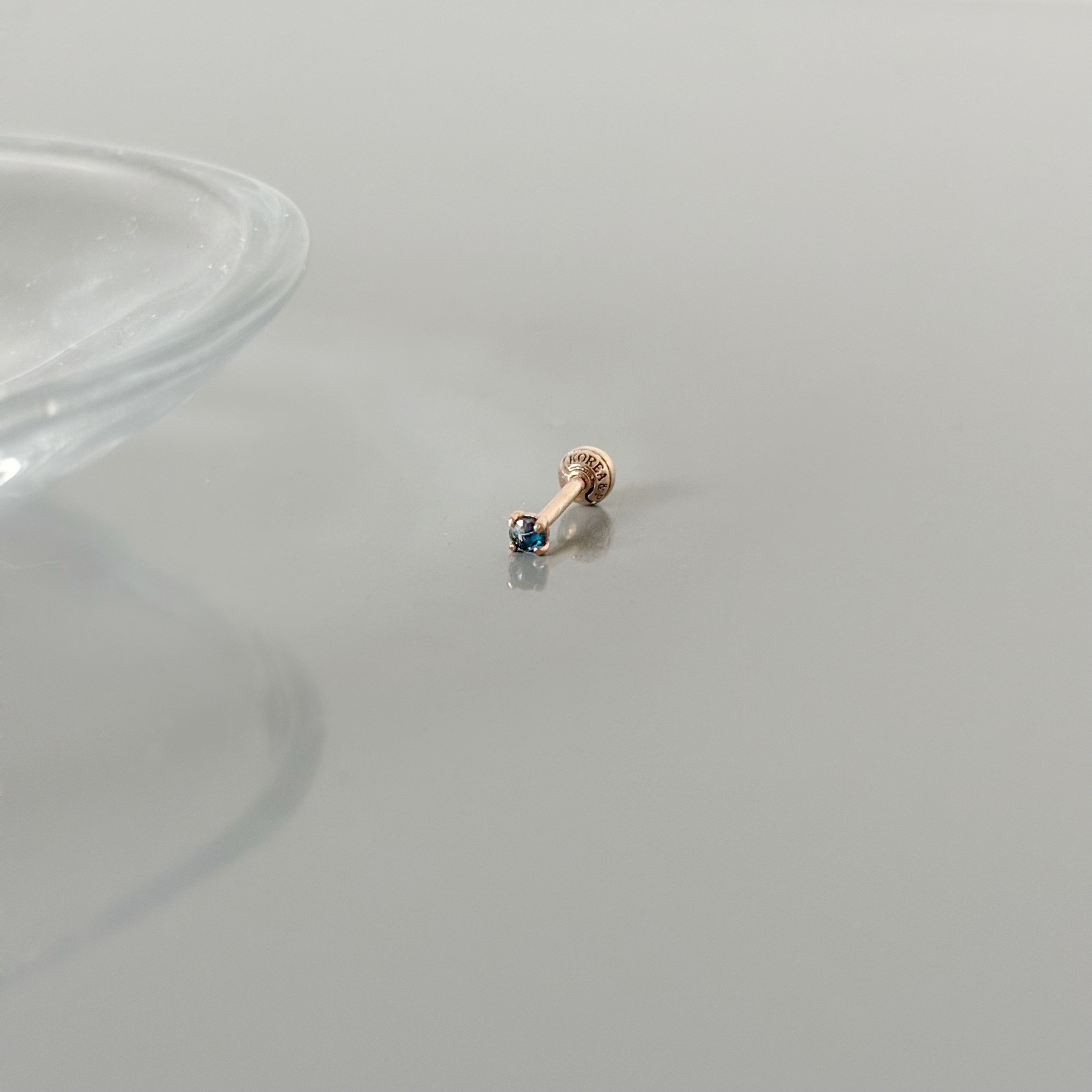 14K 迷你四爪藍鑽原礦轉珠耳環