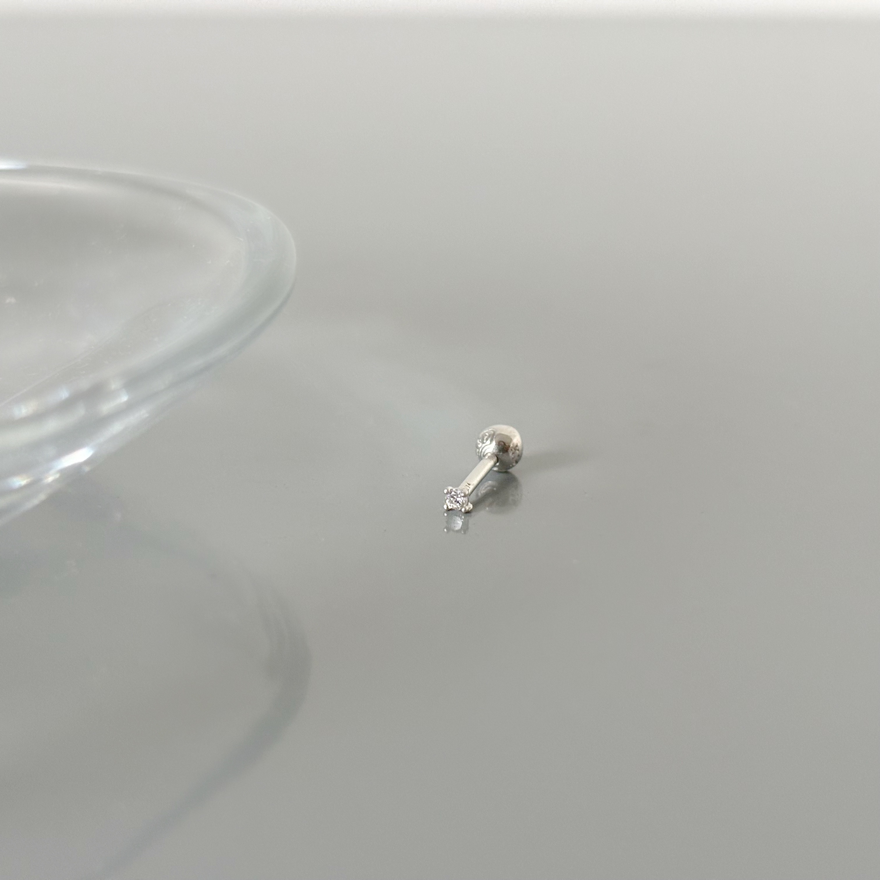 14K超迷你四爪白鑽轉珠耳環