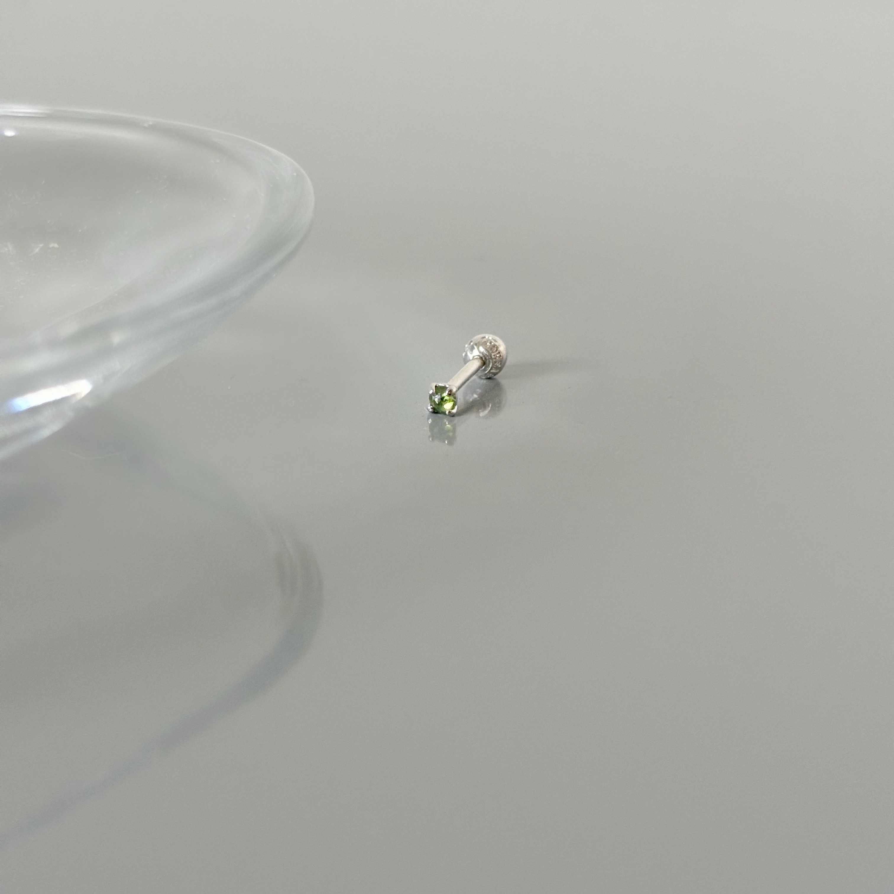 14K 迷你四爪綠鑽原礦轉珠耳環